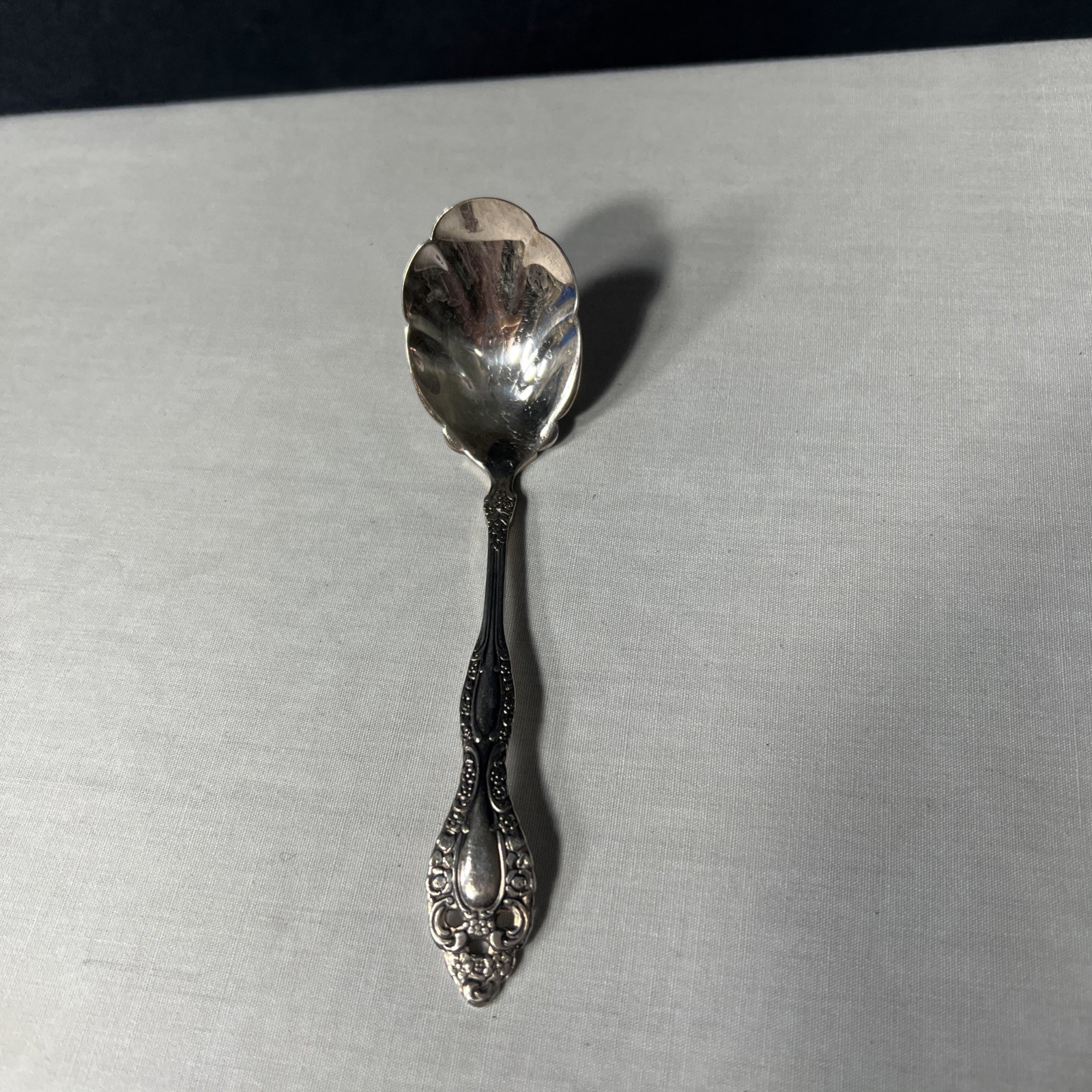 1881 Rogers Oneida Ltd. “Victorian Classic” 5.5” Shell Sugar Or Olive Spoon