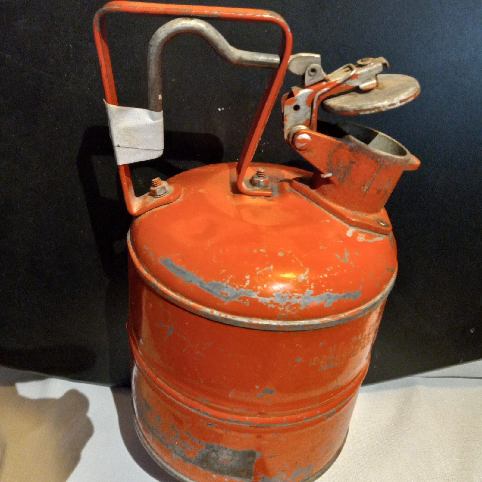 JUSTRITE MFG. Co (Chicago Ill.). …one-gallon fuel can w/quick-closure spout