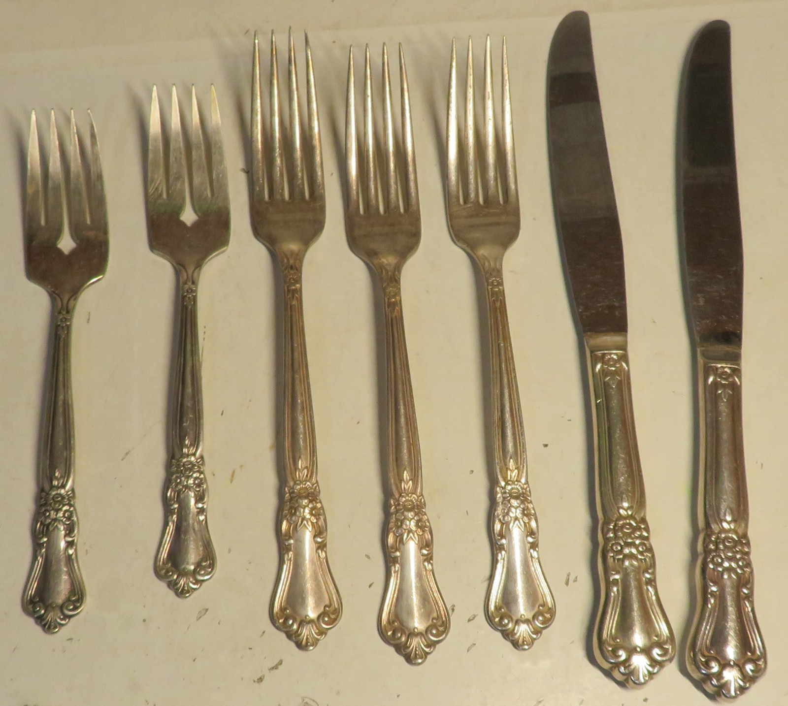 Vintage Wm A Rogers Oneida Ltd Valley Rose Silver-plated 7 Pc Mixed Lot Fork Kni