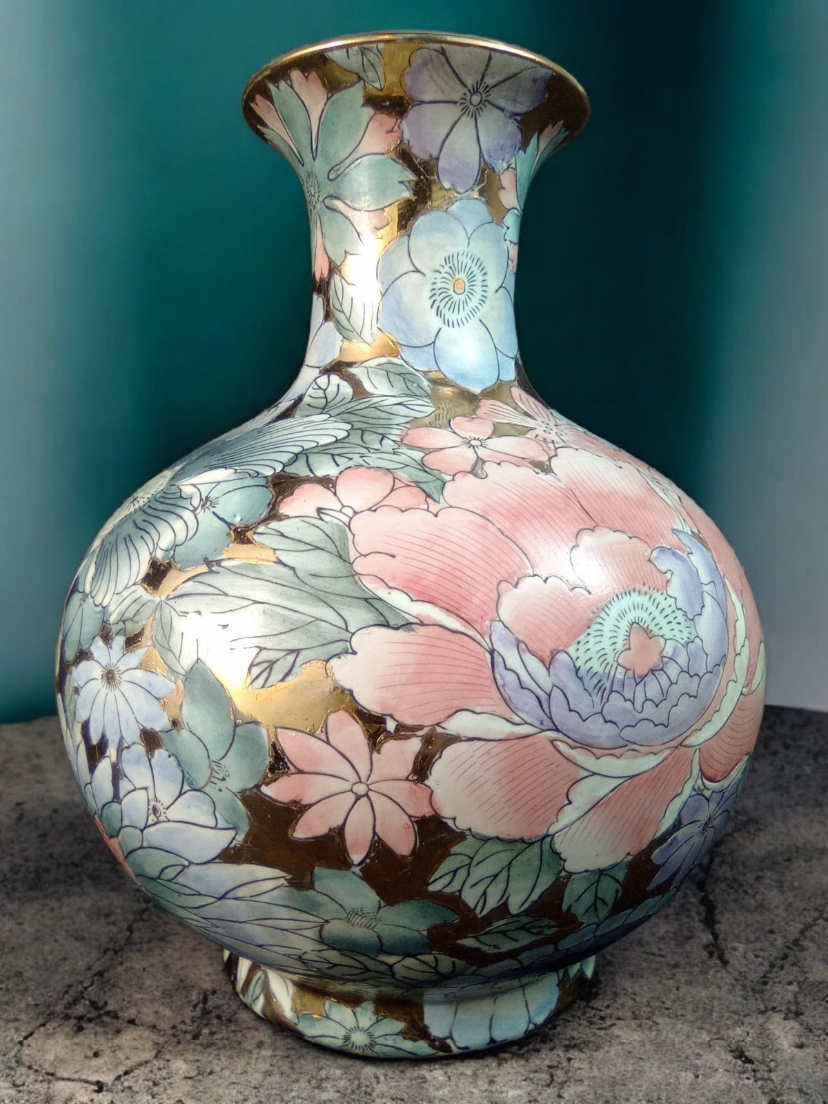 Chinoiserie Vase Macau China Famille Rose 1000 Flower Gold Peony H.F.P 10”