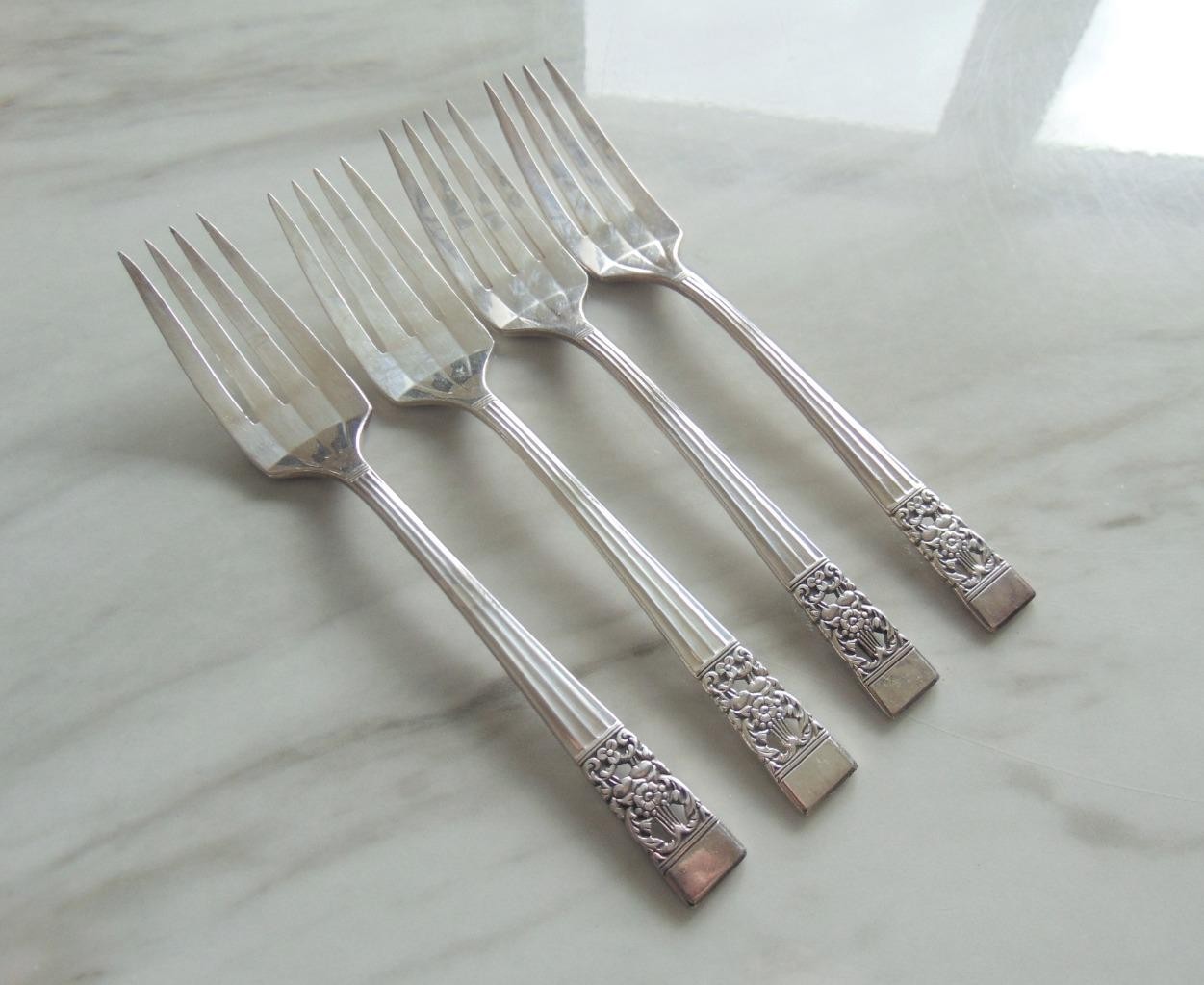 Oneida CORONATION Salad Fork Lot 4 Forks Community Silverplate 6 5/8 in 1936
