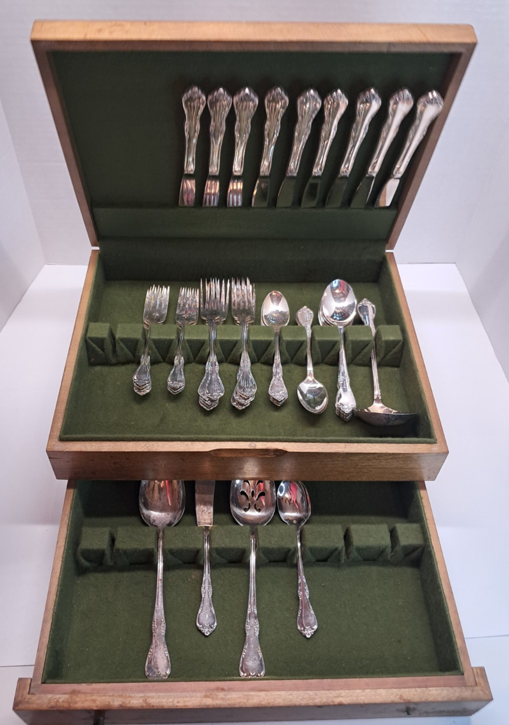 50 Piece Oneida Coronation Community Flatware Set Vintage Silverplate LOT