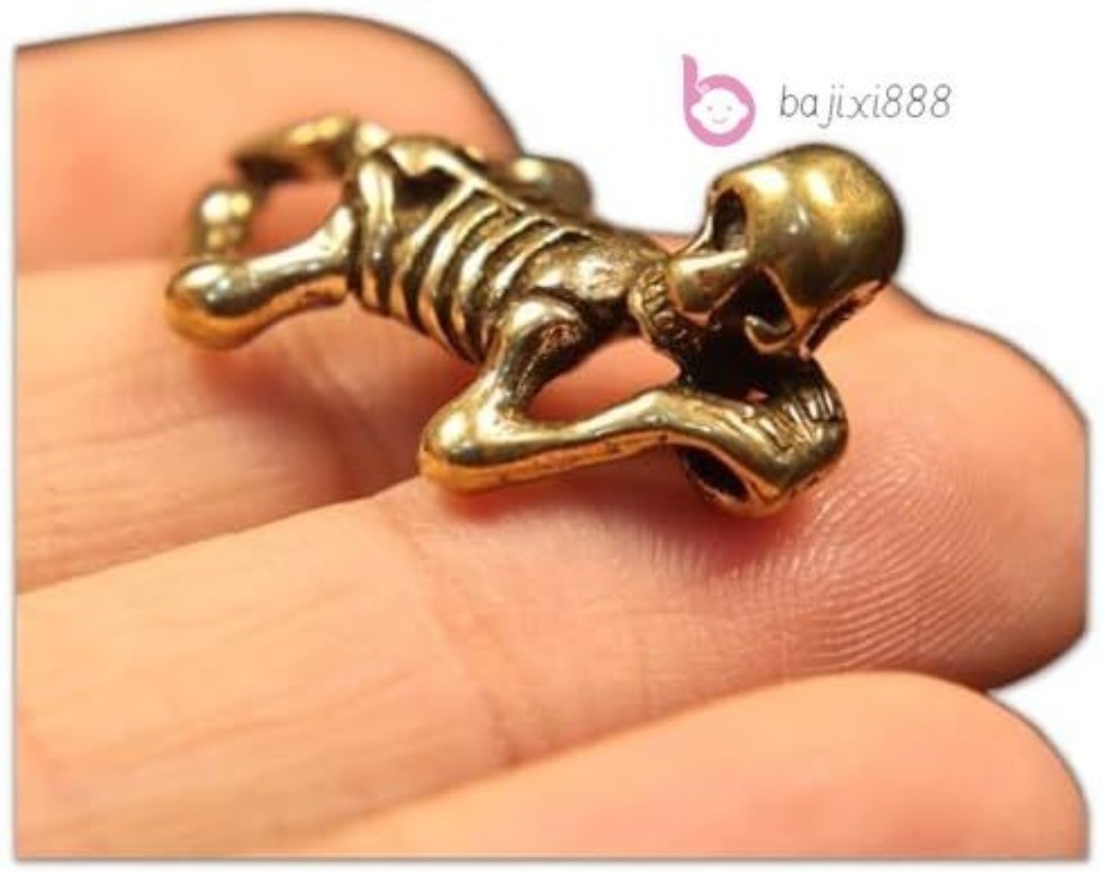 Mini brass creative human skeleton statue key chain pendant pendant handicraft