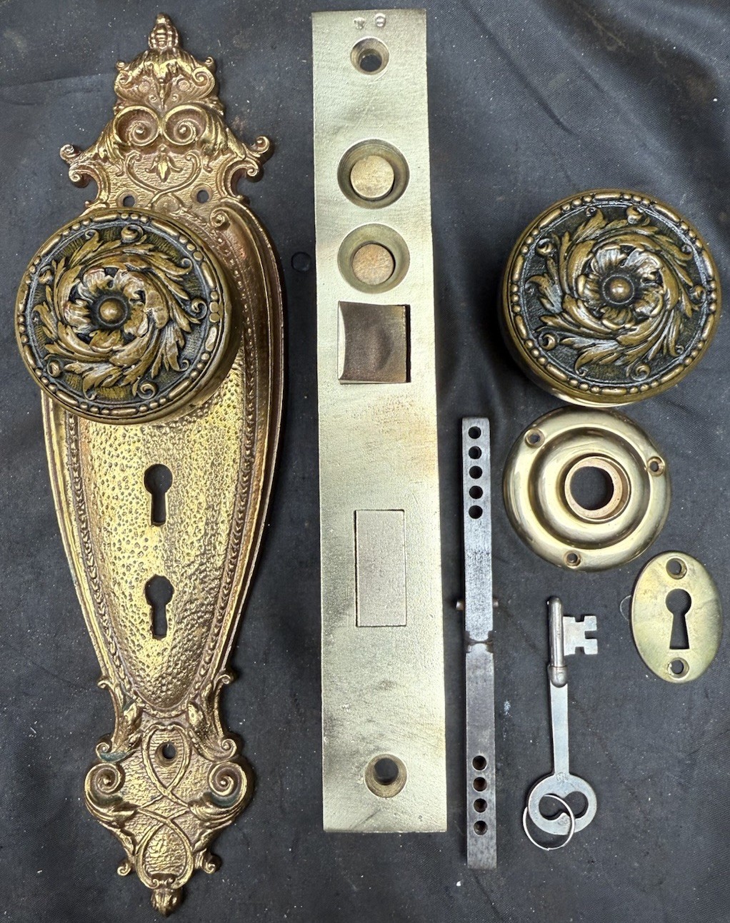 Barrows Arcola / Arcadia Oval Bronze Push Plates Finger Plates Swinging Door