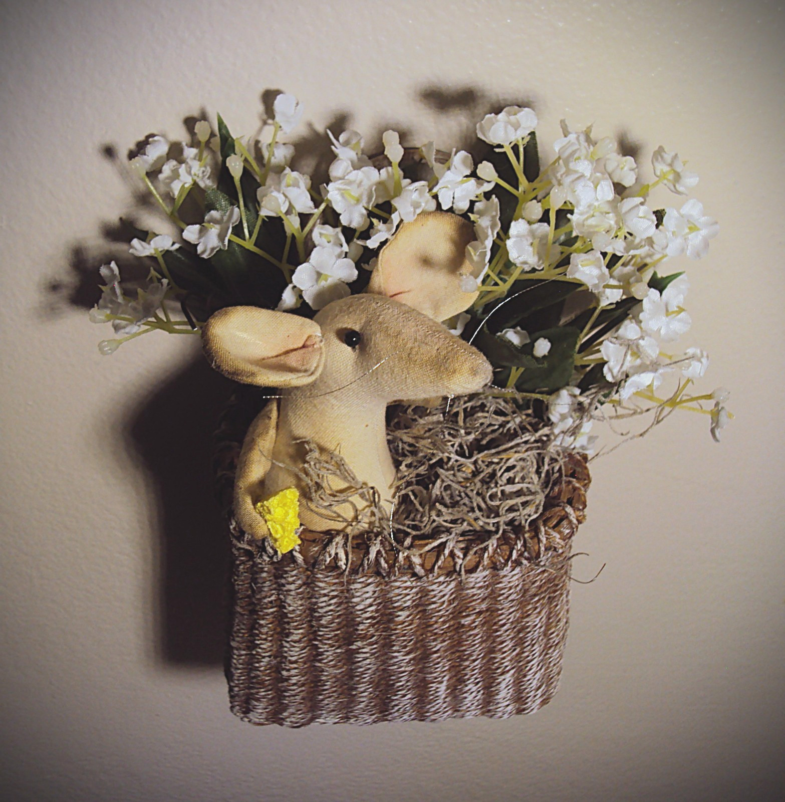 Primitive Farmhouse Country Spring Mouse Doll Mice Vintage Wall Basket Decor
