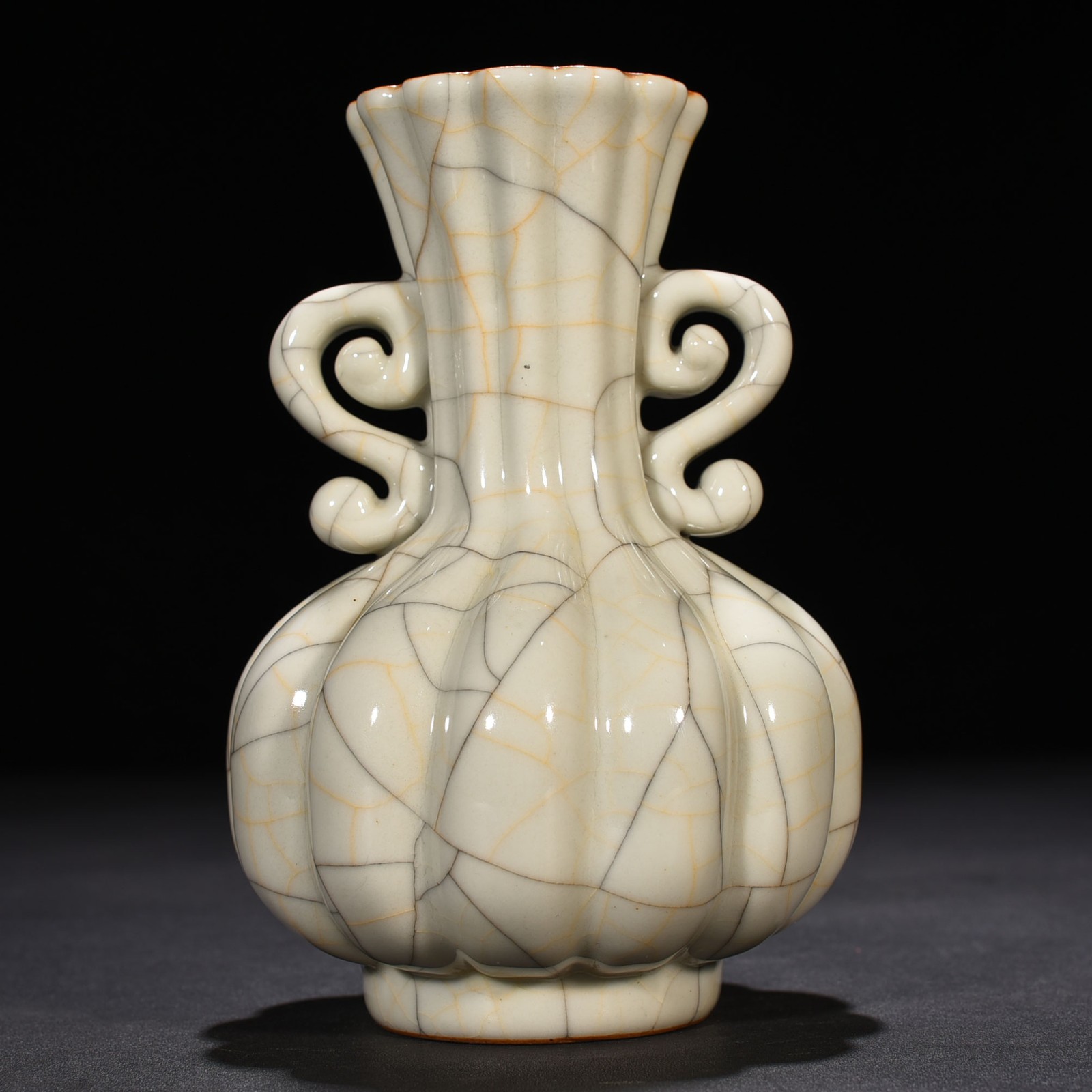 6.7″ China Old Antique Porcelain Ming Dynasty Chenghua Ge Kiln Melon Edge Vase
