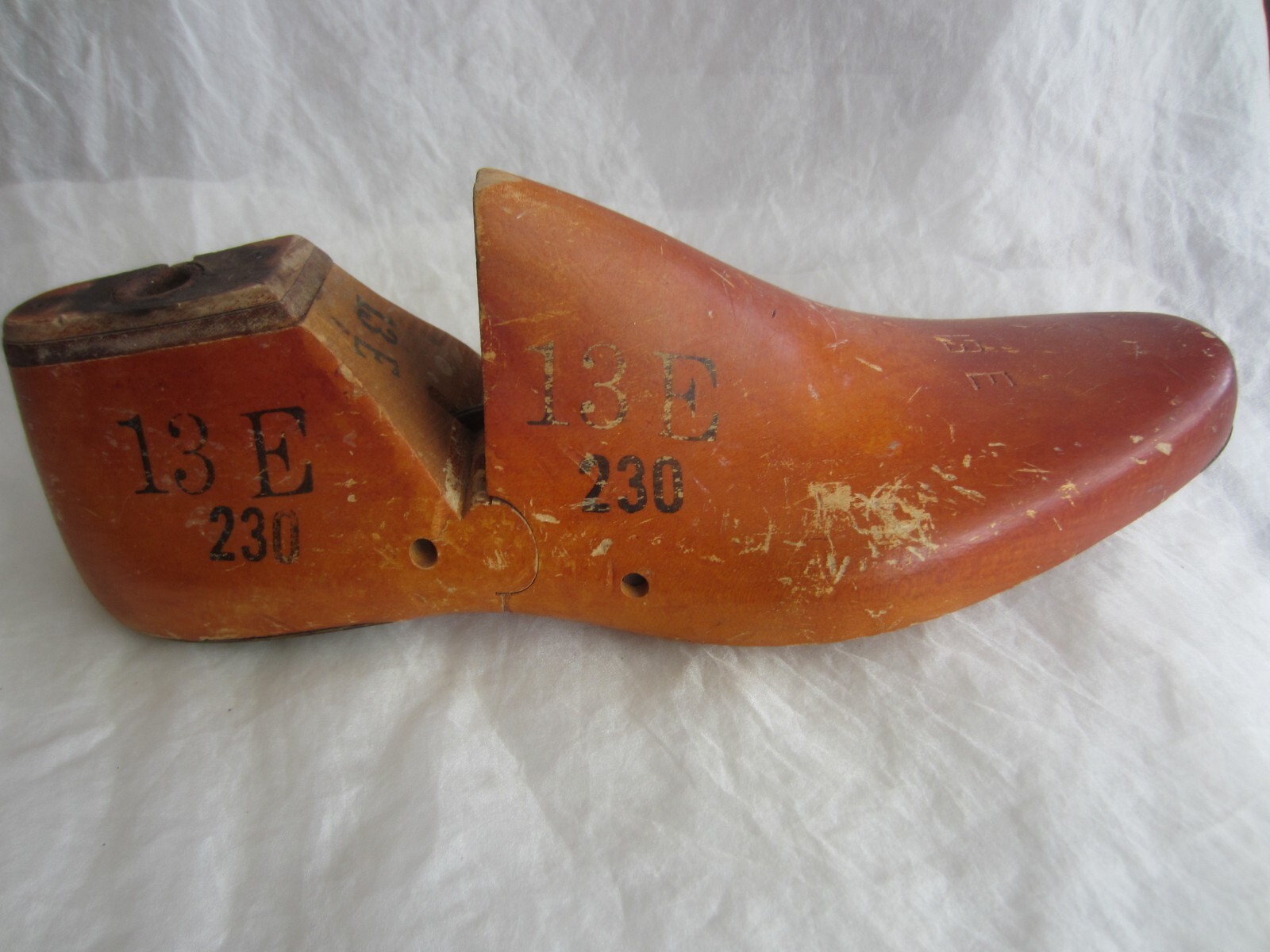 Vintage SINGLE RIGHT ONLY Size 13 E Wood Shoe Mold Country Primitive A