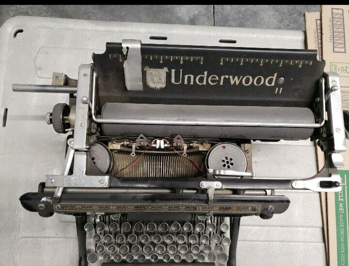 Antique UNDERWOOD Champion Typewriter w/ Upper Tabulator Bar Working Condition