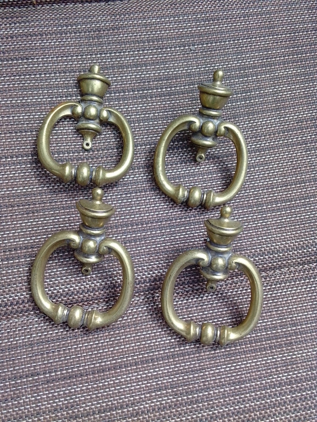 Vintage Amerock “PENDANT” Cabinet Pull Antique Brass Finish Set Of 4