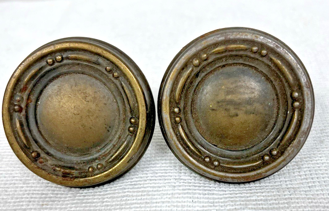 Vintage Pair Brass Bronze Concentric Circles Raised Dots Doorknobs 2 1/4″ Wide