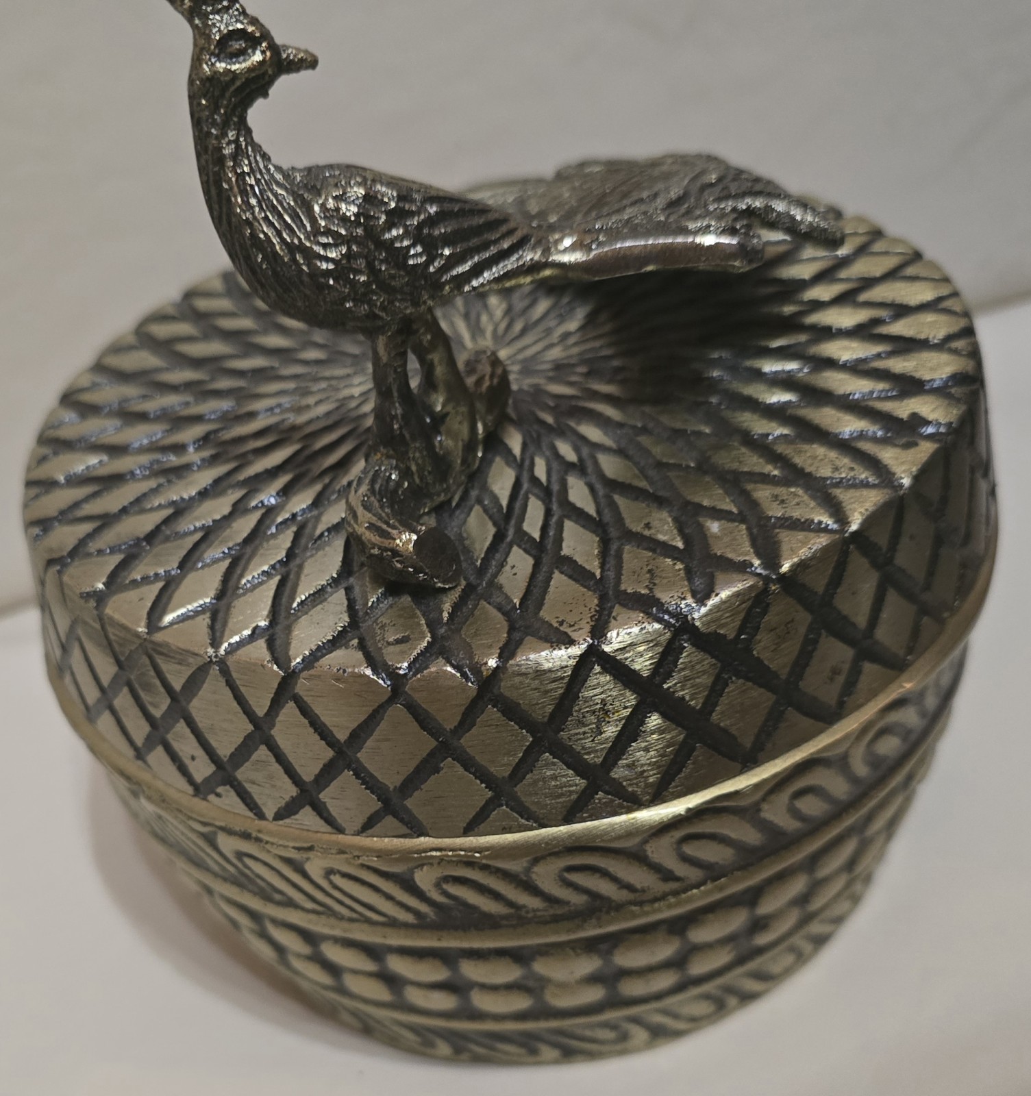 7½” Brass Bowl With Lid Peacock Handle Decor 2½ lbs Ornate Decorative Storage