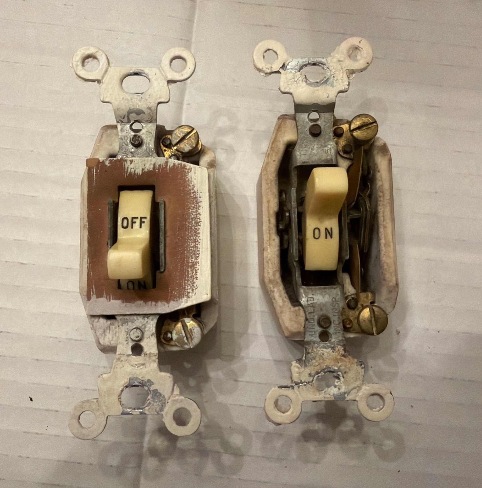 Vintage Push Button Light Switch, Single-Pole ON/OFF BRYANT – USA Set 2