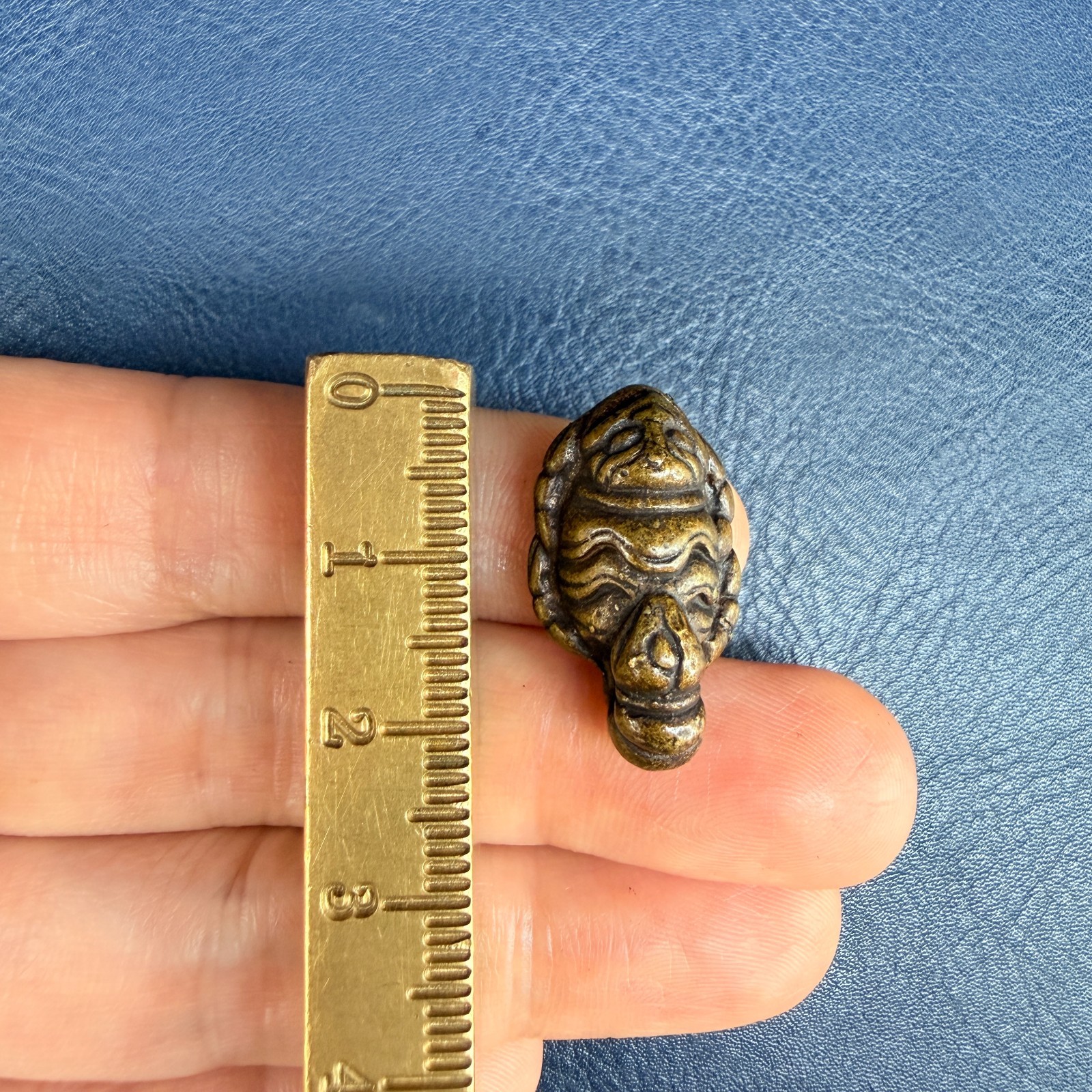 2 PCS Old Chinese Tibetan Buddhism Yellow Lima Copper Scorpion Pendant Amulet