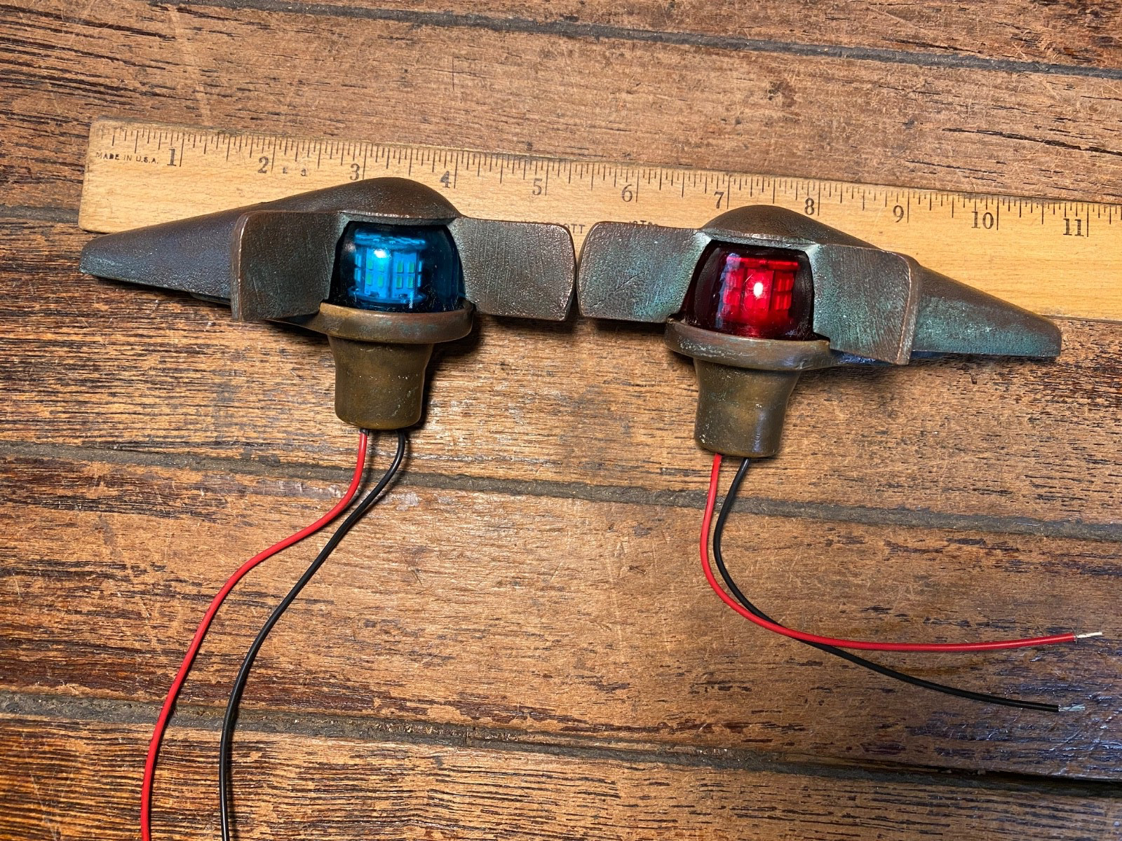 VINTAGE PAIR REFURBISHED TOP MOUNT BRONZE TEARDROP RUNNING LIGHTS, NICE PATINA!