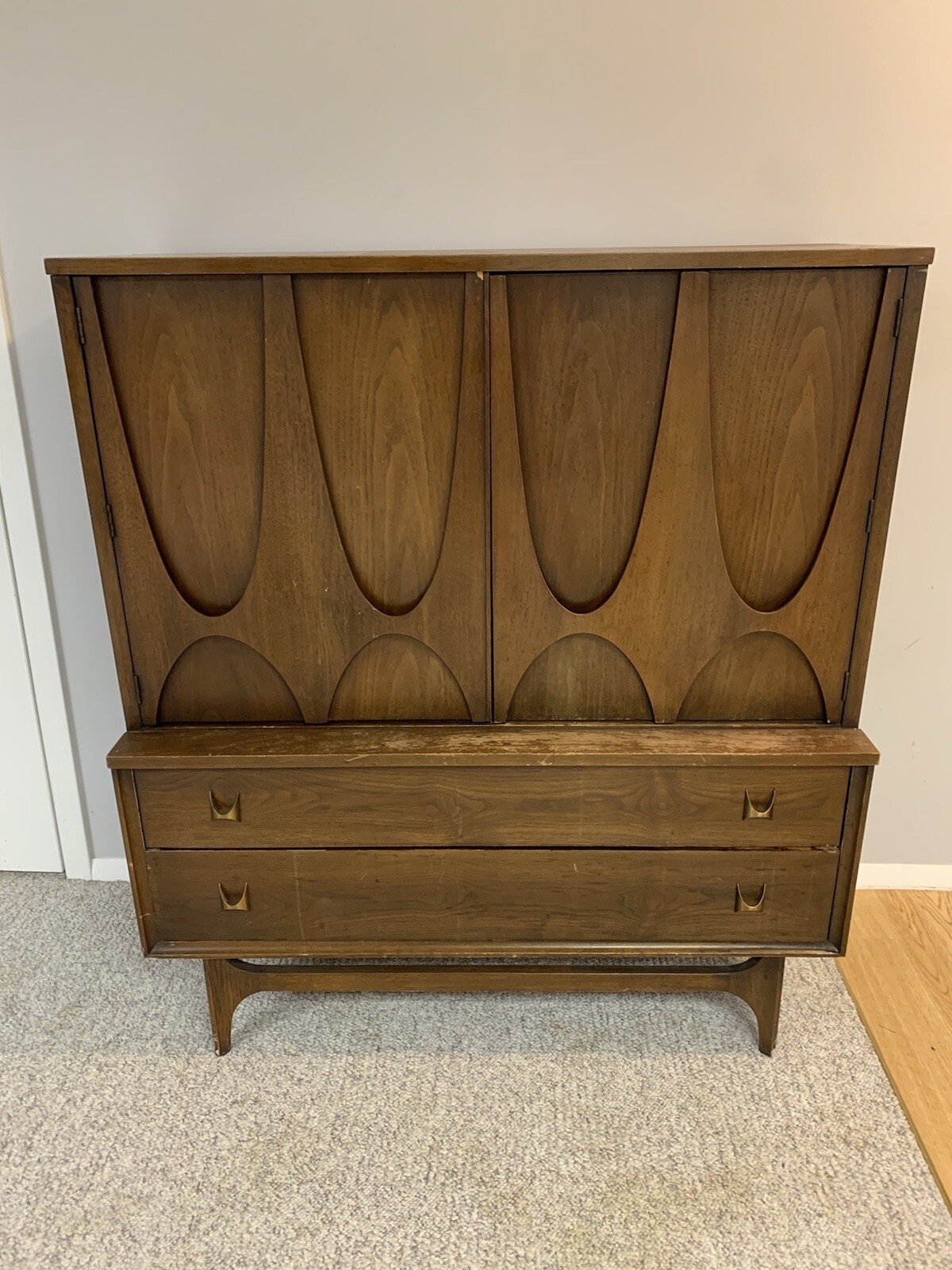 Broyhill Brasilia Gentlemens Chest