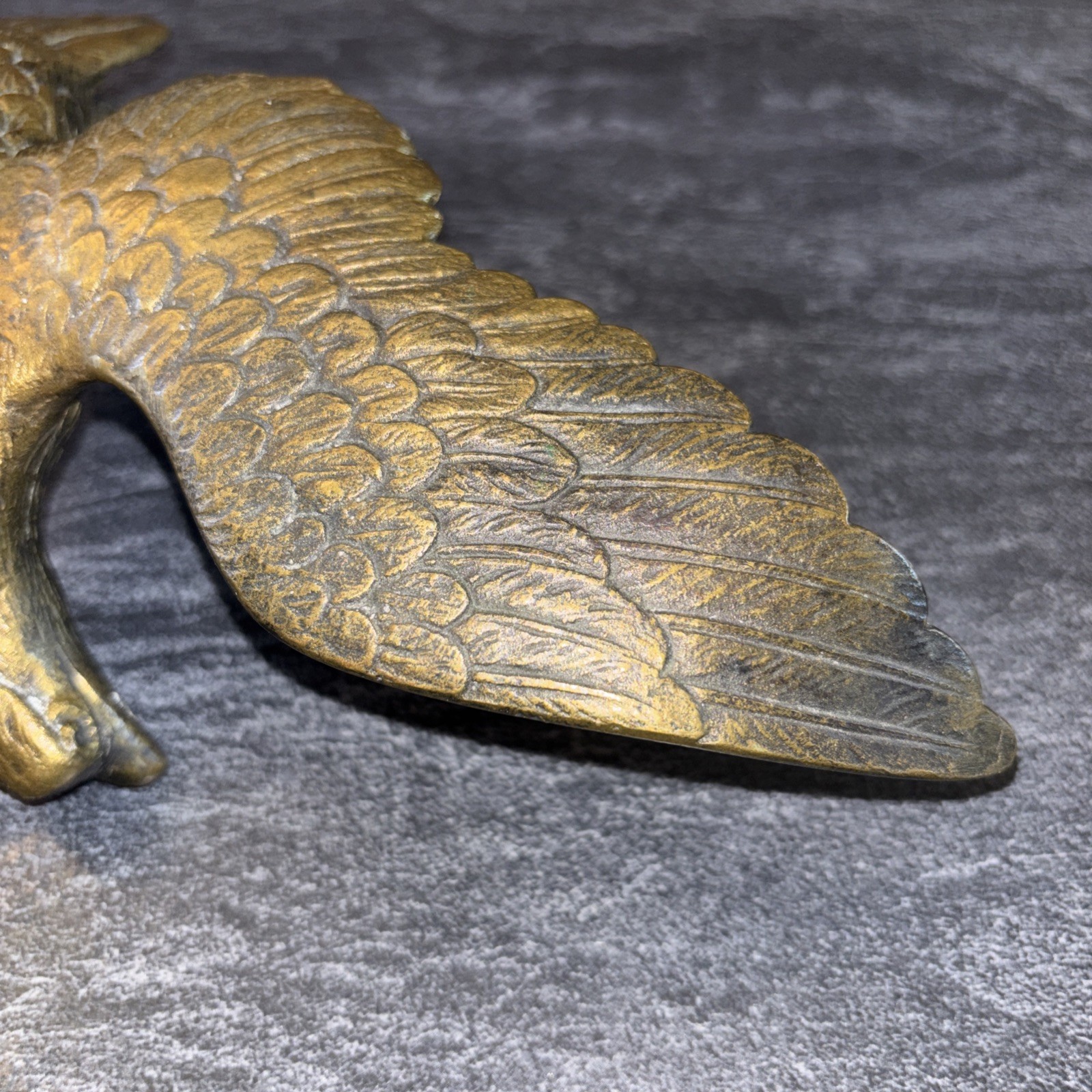 Vintage Old Brass ? Eagle Architectural Finial Flag Pole Topper Left Facing 11”