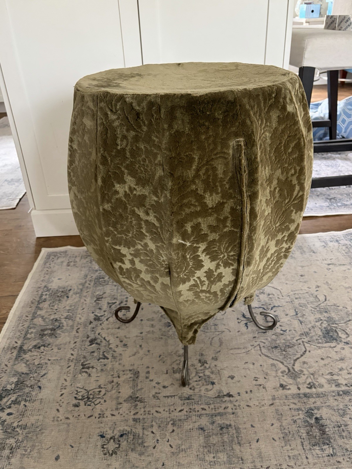 Vintage Sage Green Tulip Tabouret End Table Metal/Fab Art Gallery in California