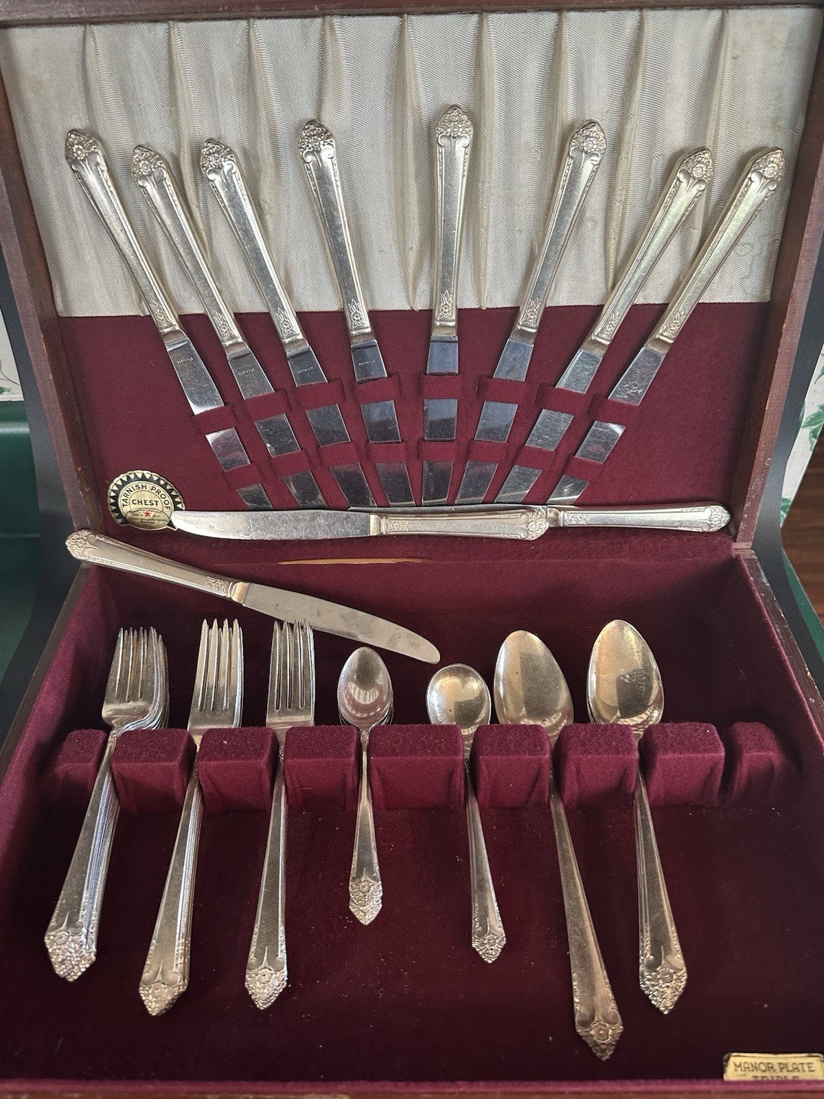 Vintage 42 Piece Silverplate Wm Rogers Starlight Pattern 1953 With Wooden Case