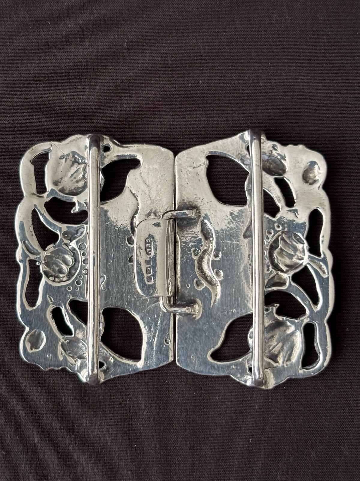 solid silver nurses Belt Buckle. With Flowers & Lizards. Birmingham 1987. P.M.L.
