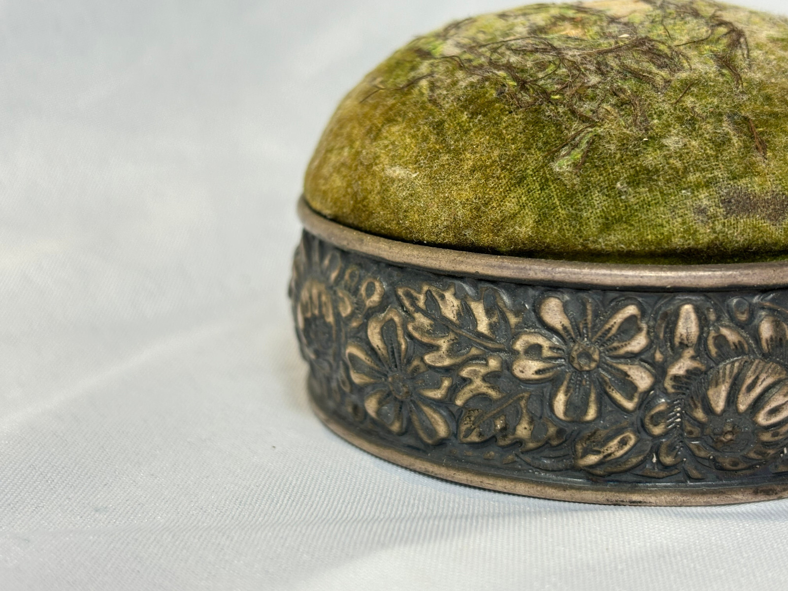 Victorian Spaulding & Co Sterling Silver Pin Cushion B470 Chicago Floral