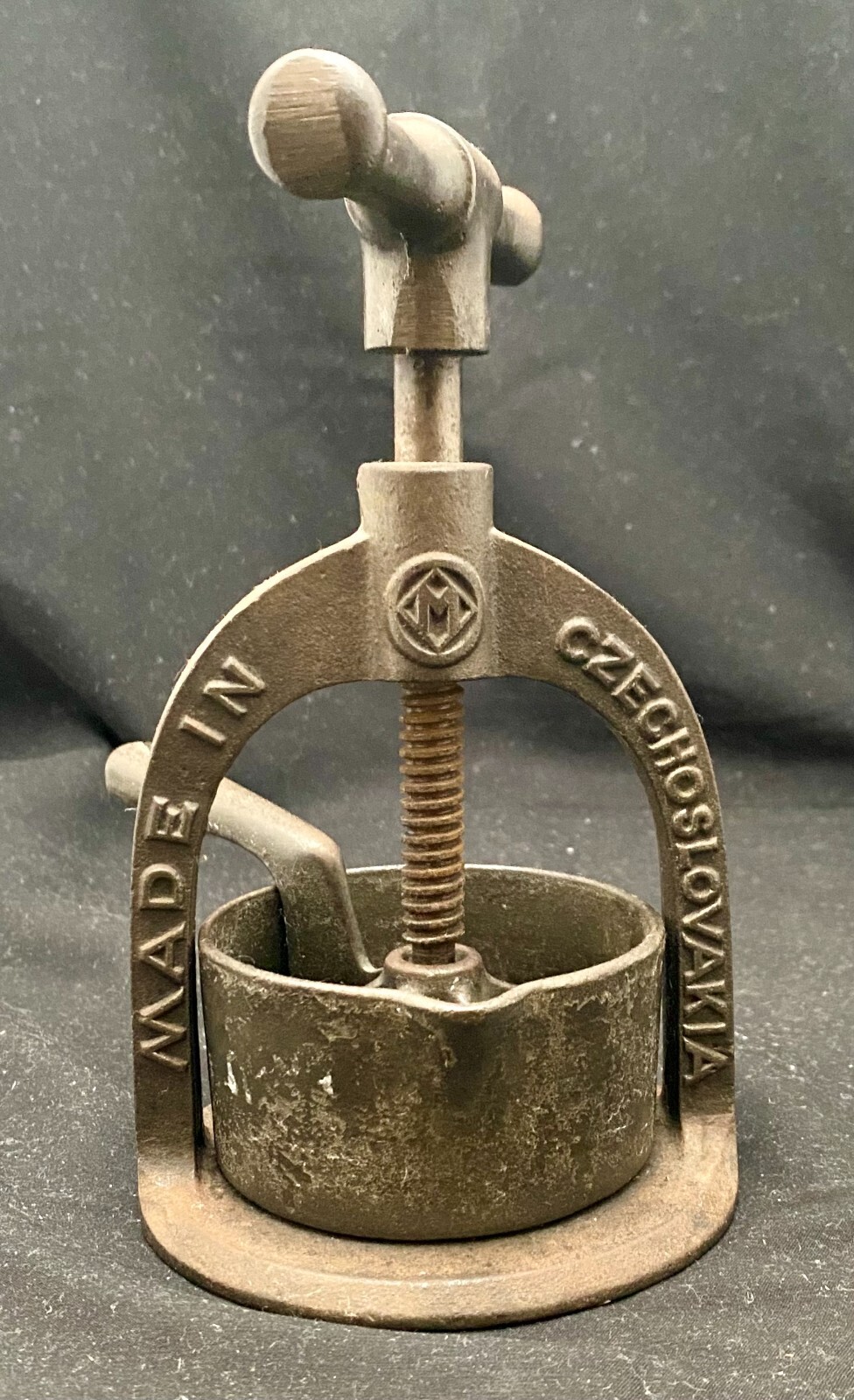 RARE VINTAGE CZECHIA CAST IRON MEAT JUICE PRESS, WORKING FINE, MARKED c1920 g+