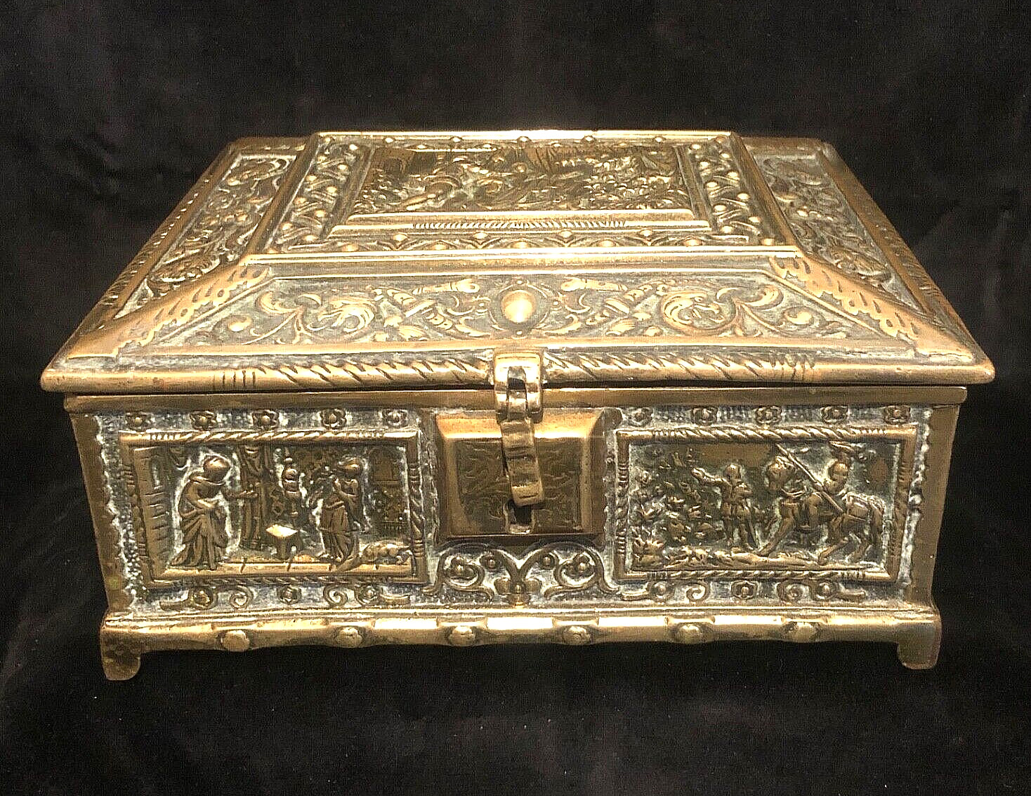 Antique Tea/Cigar Box Caddy Regal Scenes 1.9kg Solid Brass Heavy Wood Lined