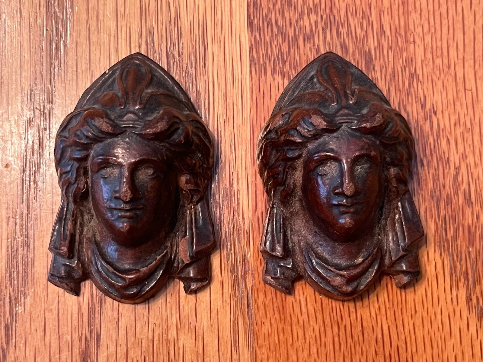 Pair – Antique Carved Wood Cameo Architectural Medallion Furniture Embellishment