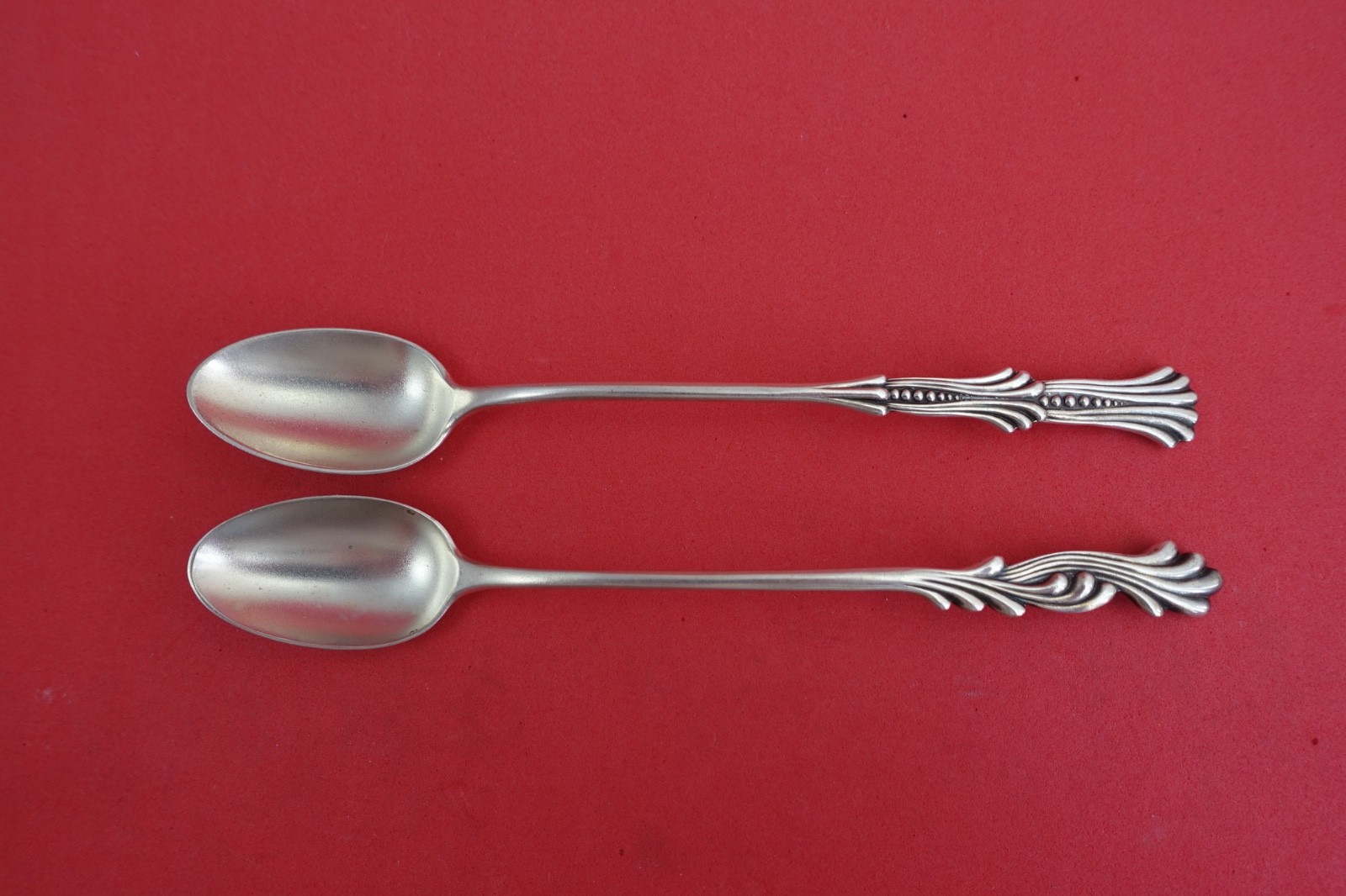 Pattern Unknown by Shiebler Sterling Parfait Spoon Set GW w/mixed leaf 6 1/8″
