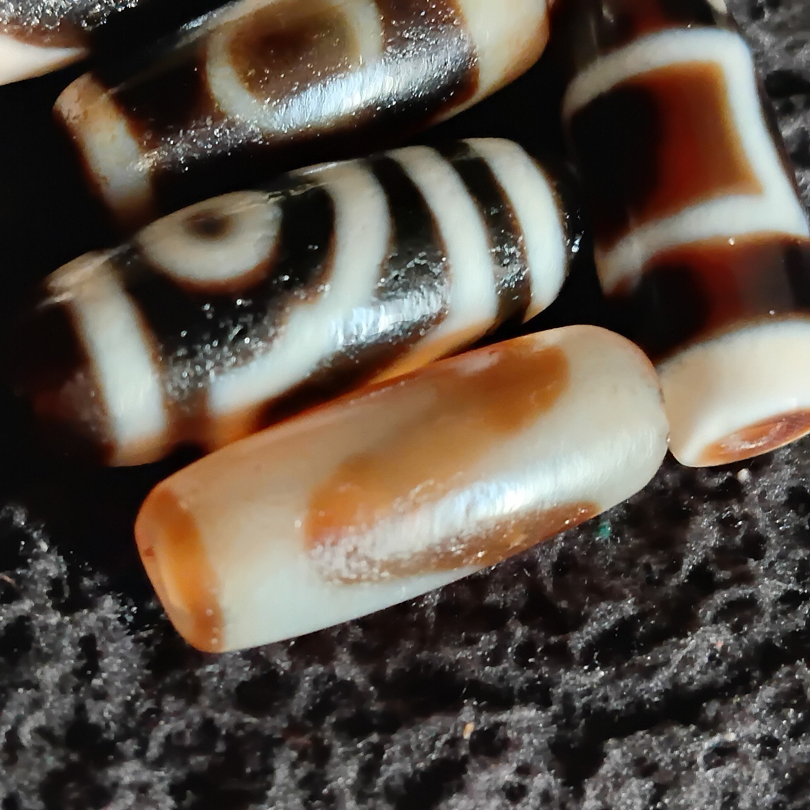 Tibetan Agate Pre 1800s Dzi Bead Lot