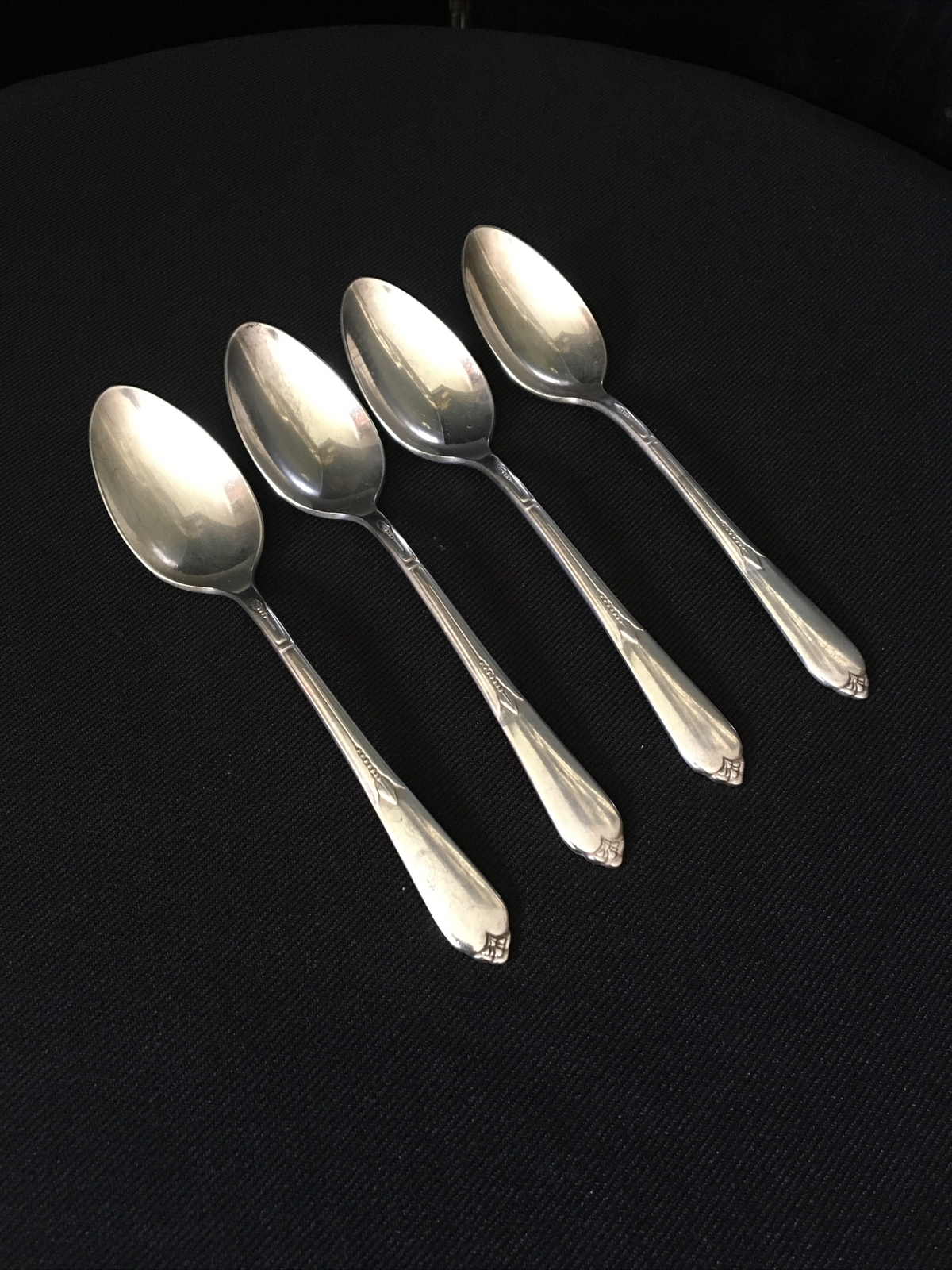 4 Rogers & Bros 1933 Art Deco “Inspiration Corn” Reinforced Plate Teaspoons