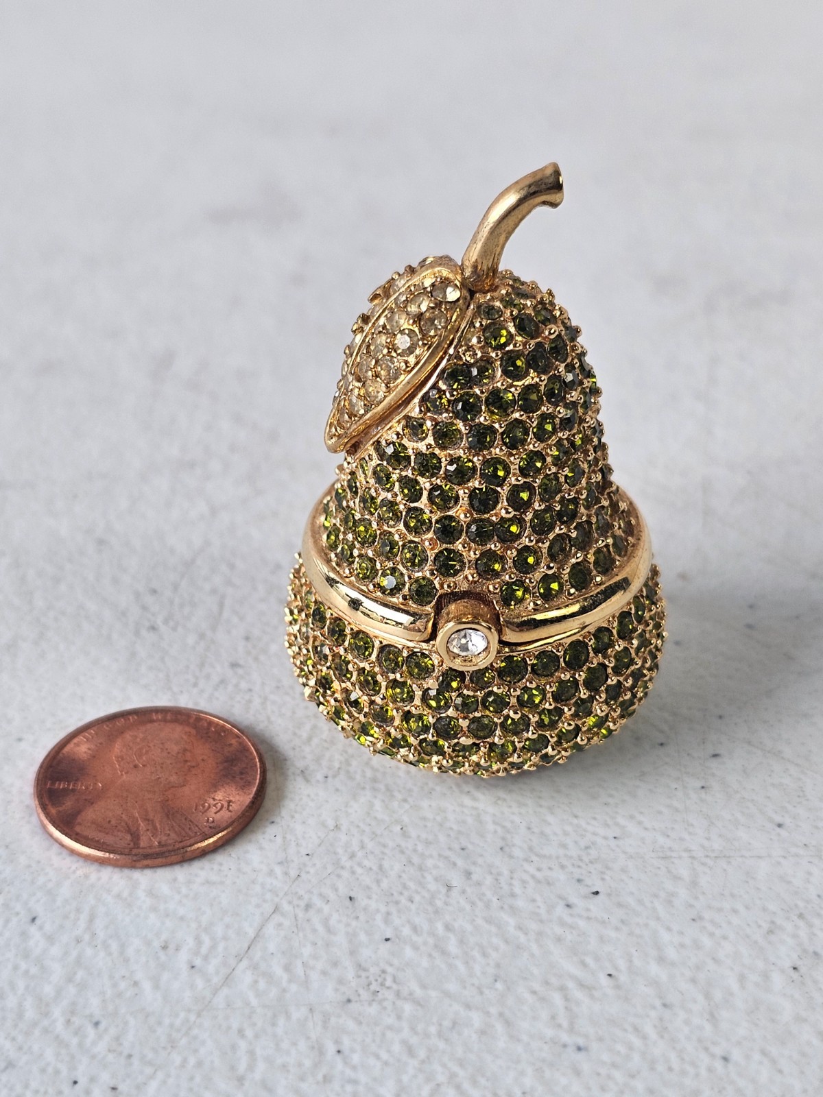 Estée Lauder 1996 Crystal Green Pear Solid Perfume Compact