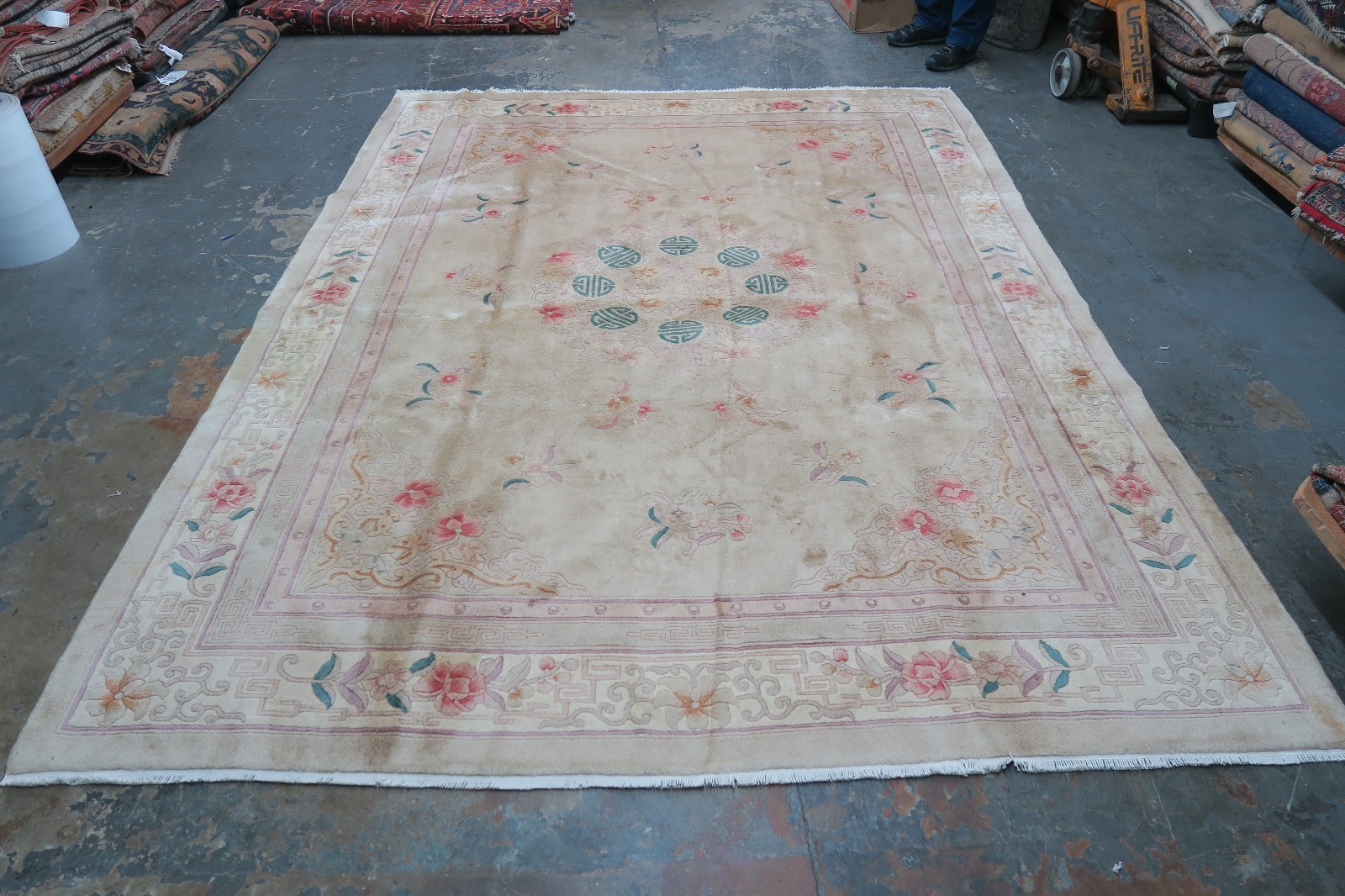 Vintage Chinese Rug Hand Knotted Wool Embossed 8′-1 x 10′-7