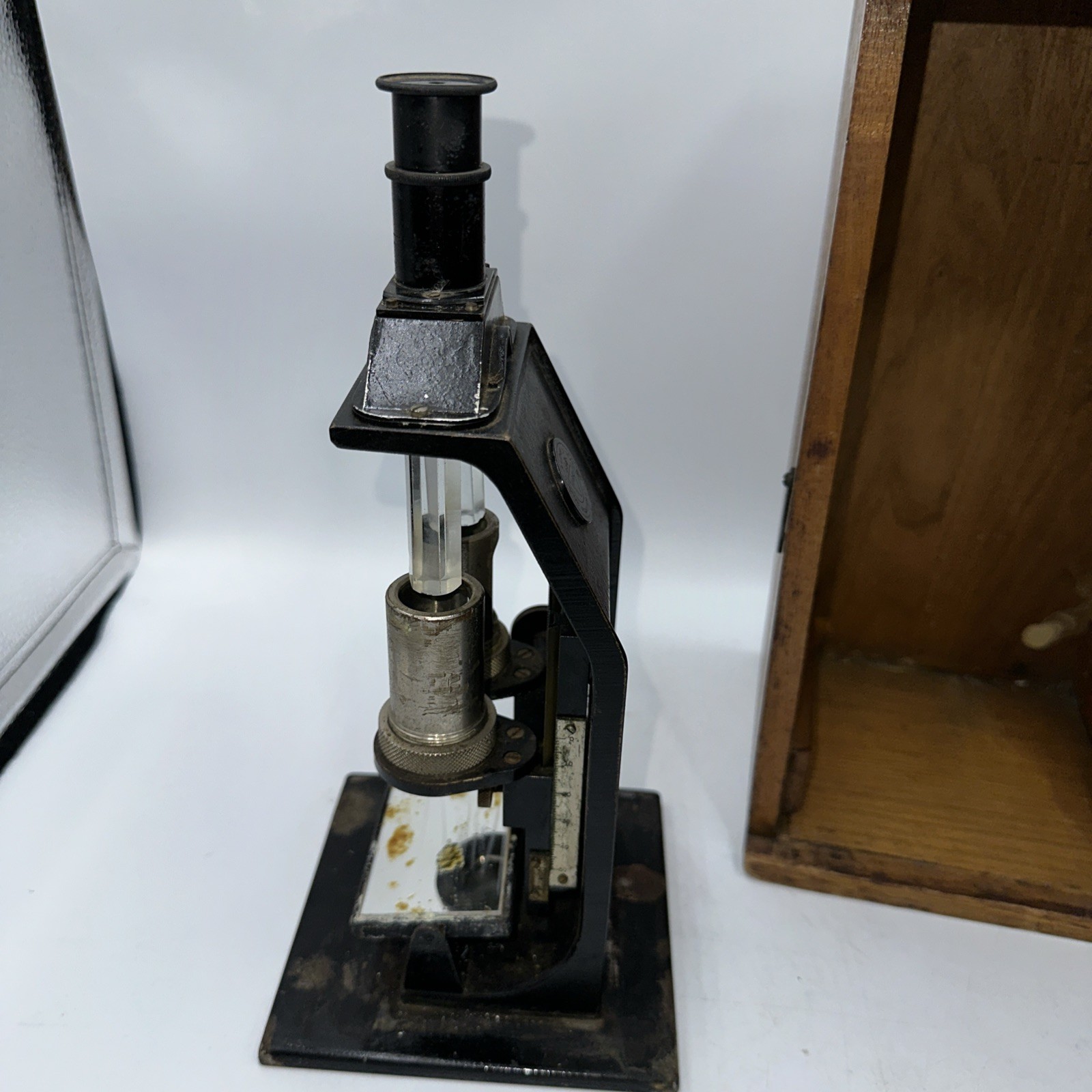 Antique Bausch & Lomb Colorimeter in original wood case #994 With Prisms