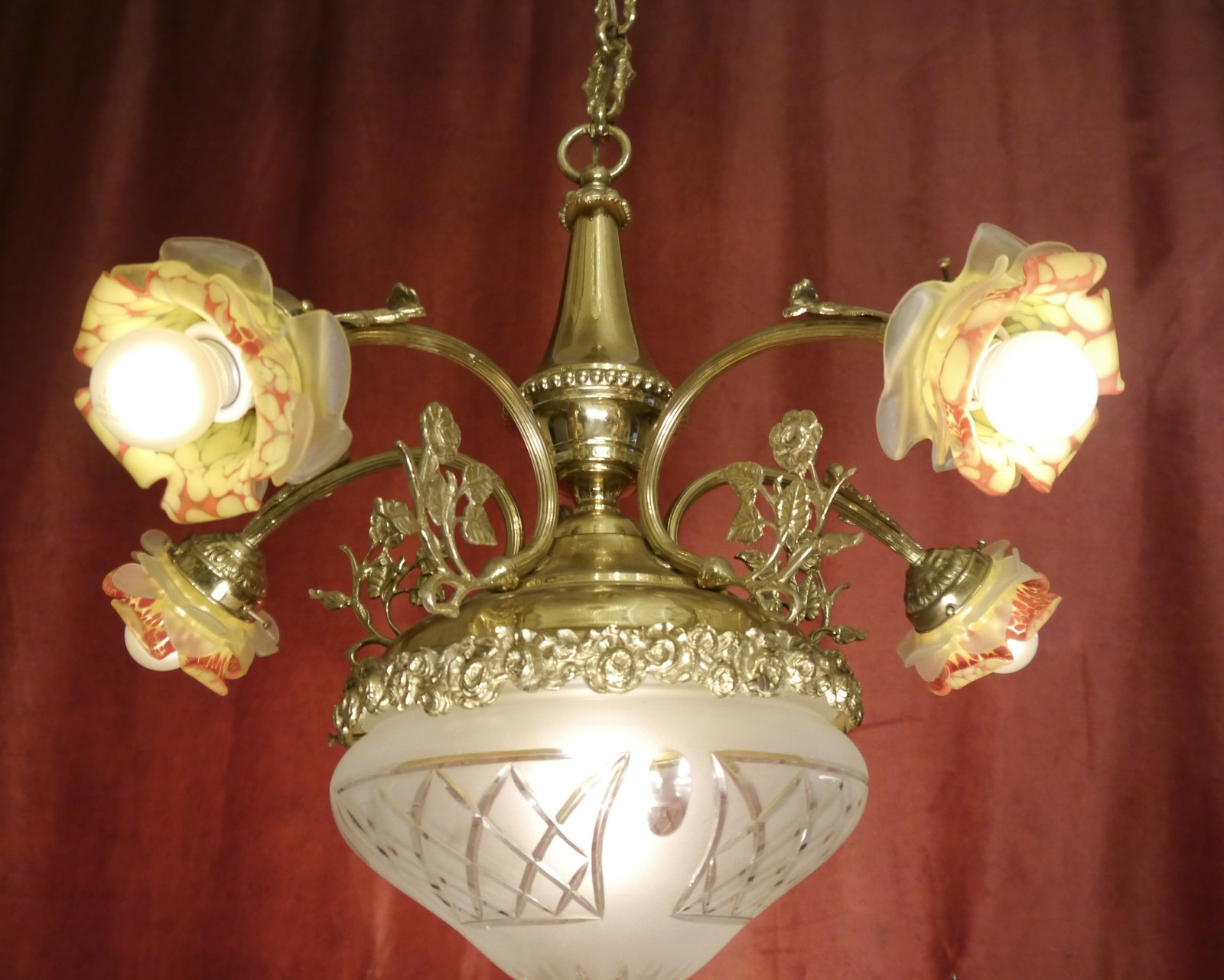 RARE ANTIQUE ITALY CHANDELIER SHINY BRASS 5 LAMPs COLORED ROSE LEAF BOWLs 22ø