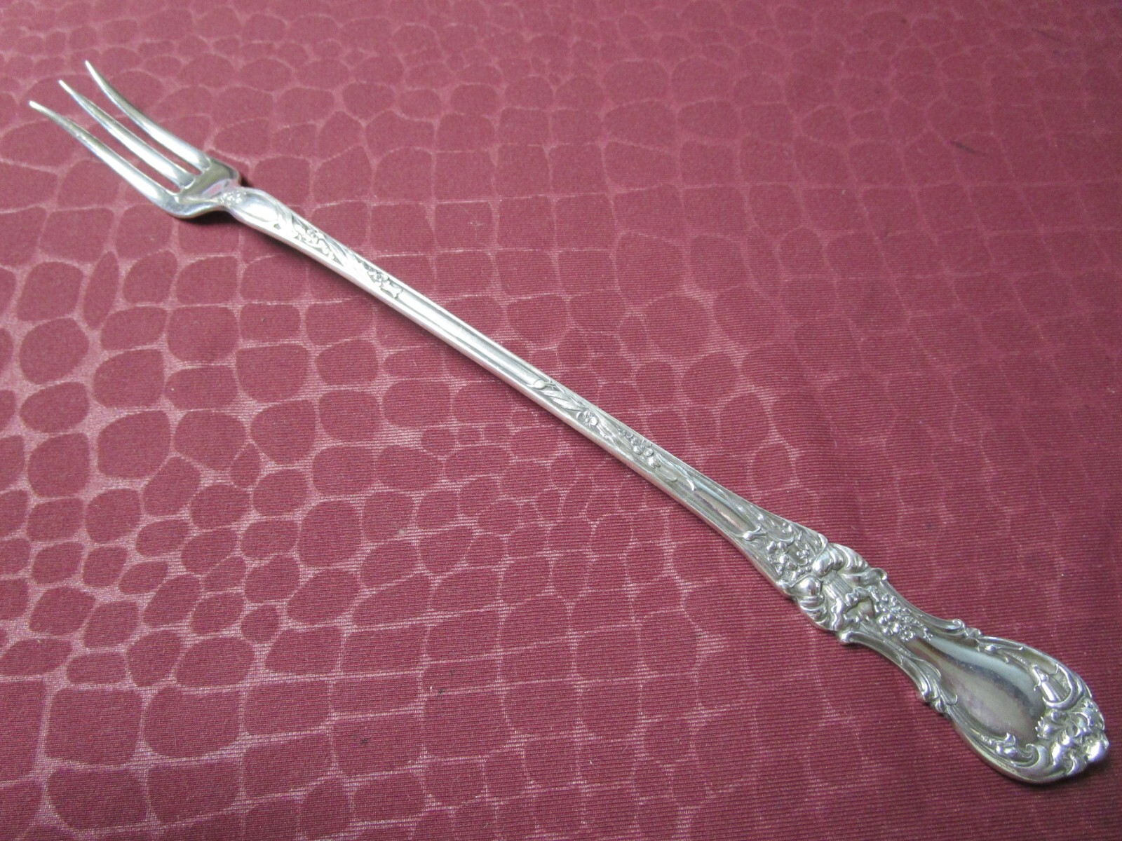 FLORAL Long Handle Pickle Fork Art Nouveau Silverplate 1902 No Monogram tu