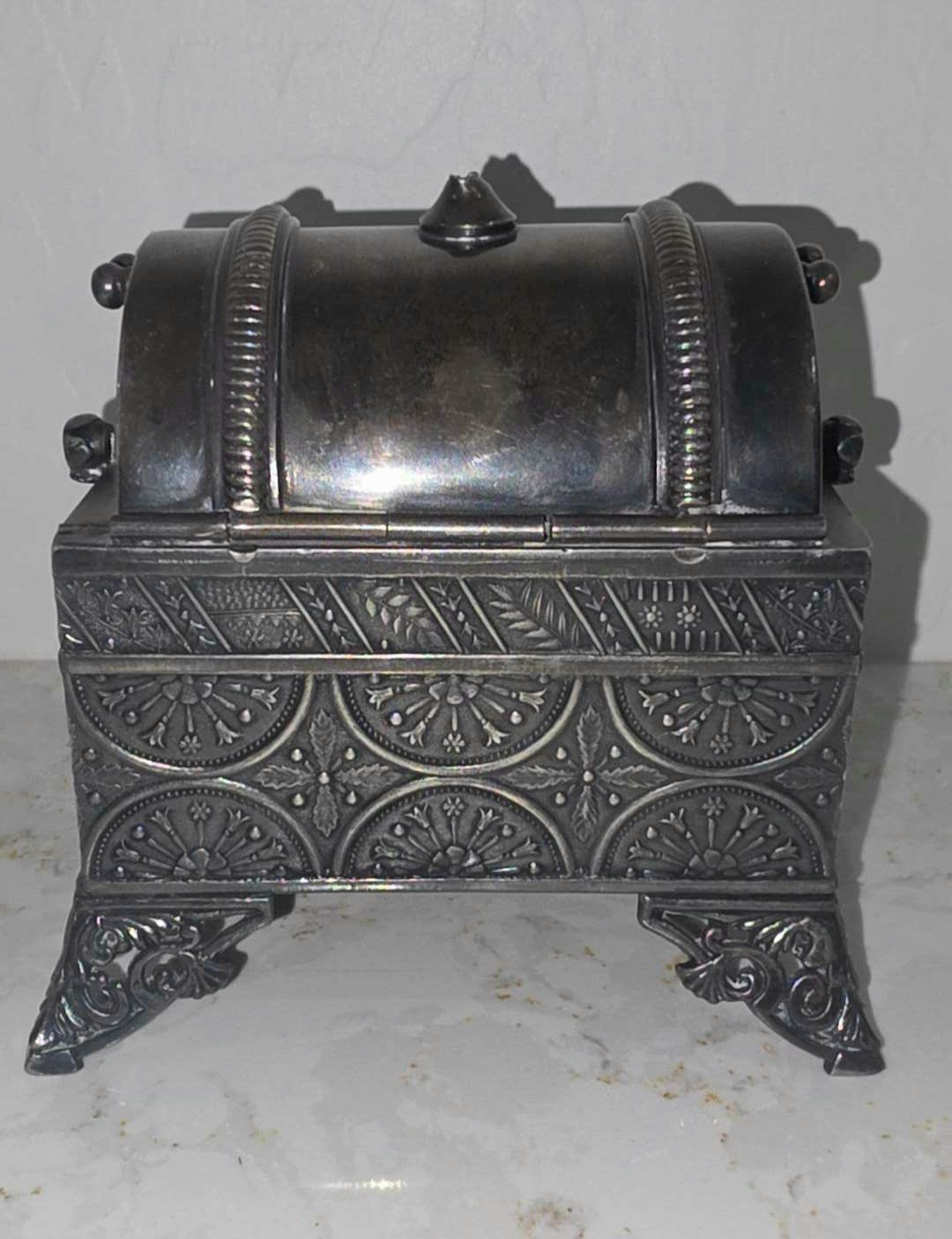 Antique Western Silver Co. Quadruple Plate Jewelry Casket Trinket Box #210