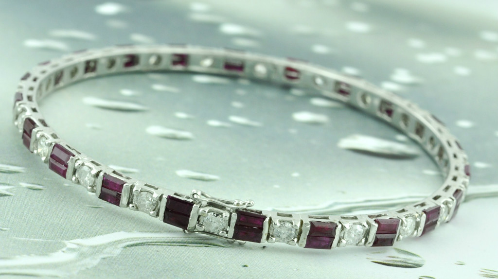 5.58 ct 14k White Gold Ruby & Diamond Bangle Bracelet 17.0 grams Pre owned