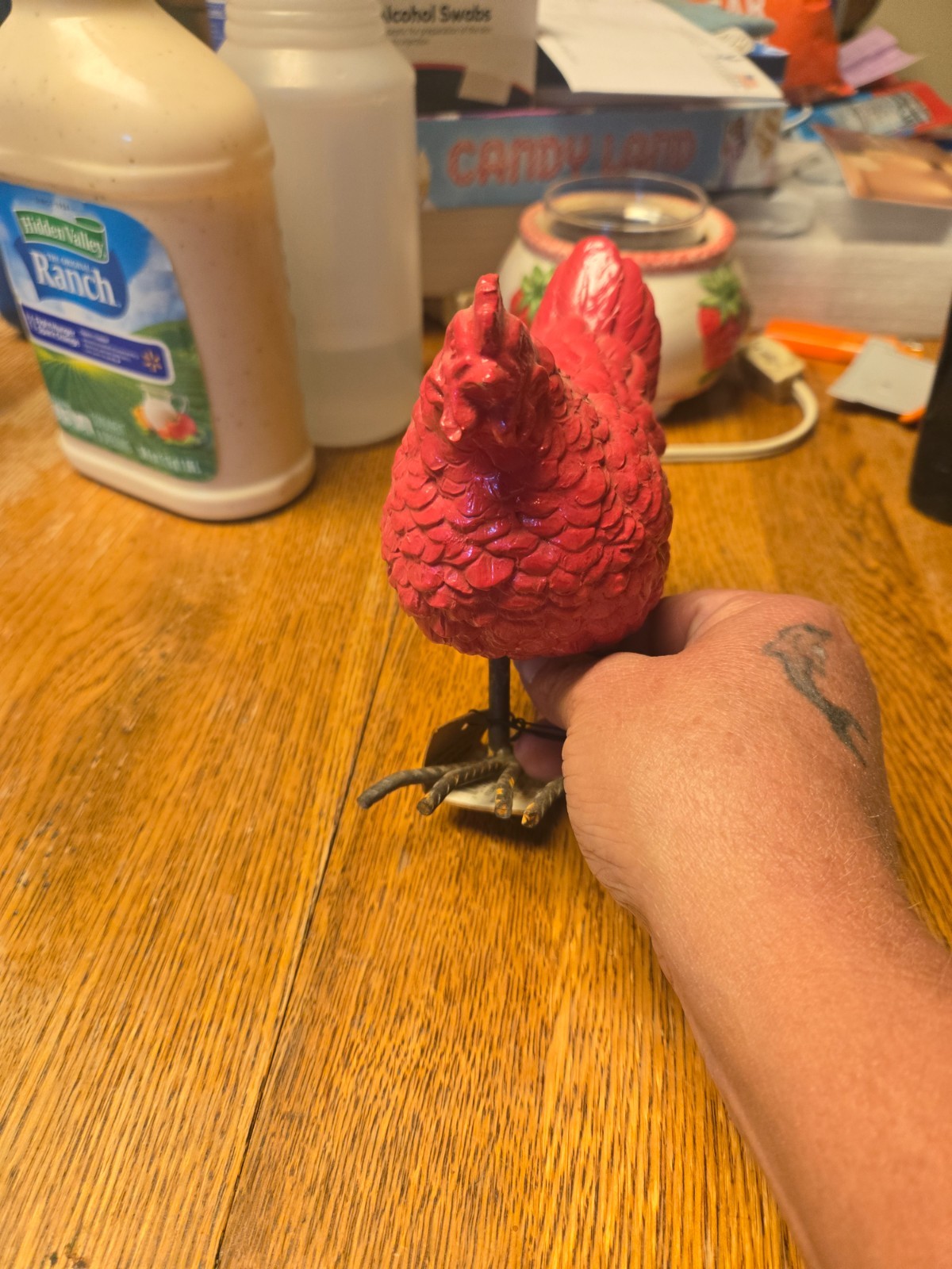 6″ Resin chicken with metal feet