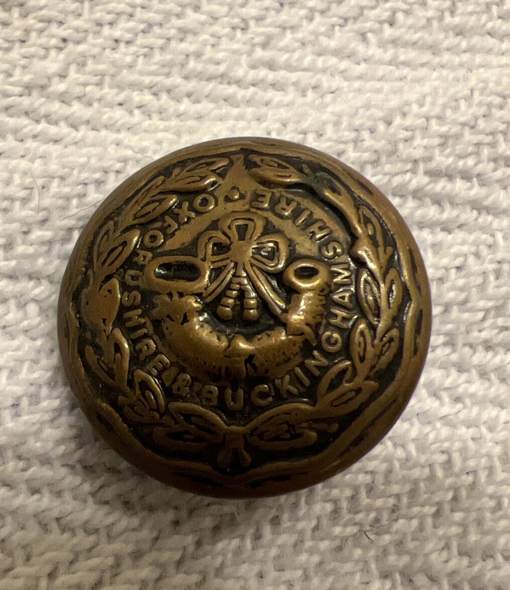 BUTTON VINTAGE OXFORD SHIRE AND BUCKINGHAM SHIRE BUTTON.