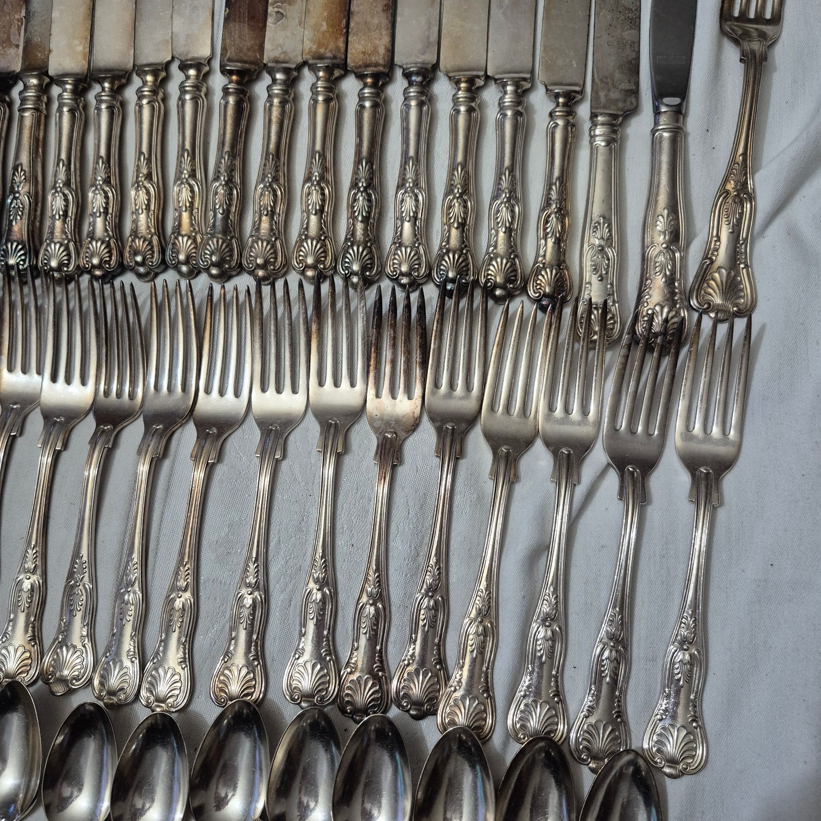 70 pcs ANTIQUE “KINGS” PATTERN FLATWARE BY GORHAM AND INTERNATIONAL SILVER