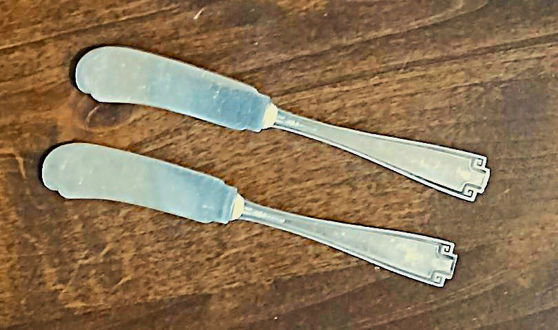 Pair GORHAM ETRUSCAN Sterling Silver Flat Handle Butter Spreaders 5 3/4″/ Mono