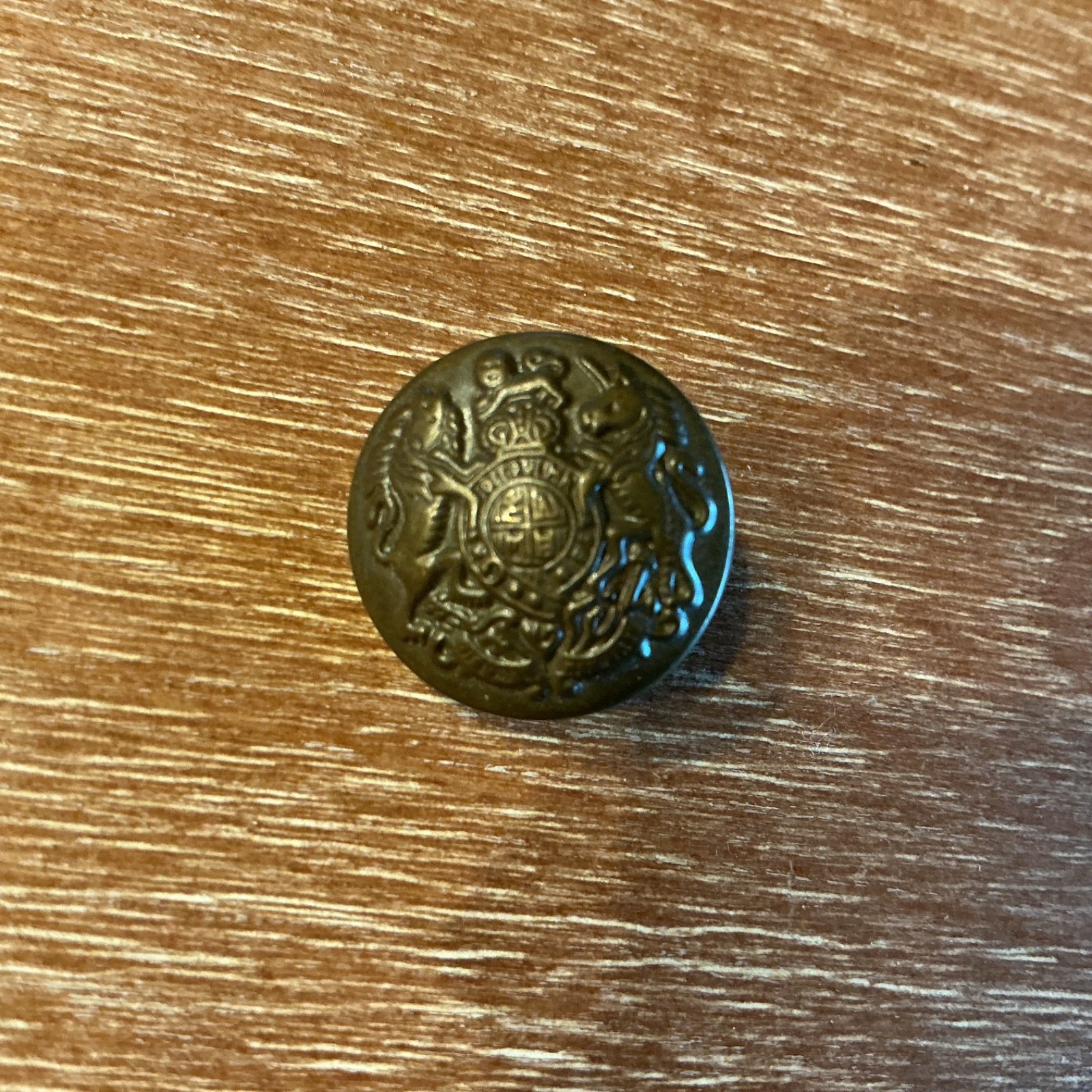 Royal Coat of Arms of the United Kingdom Vintage British Button