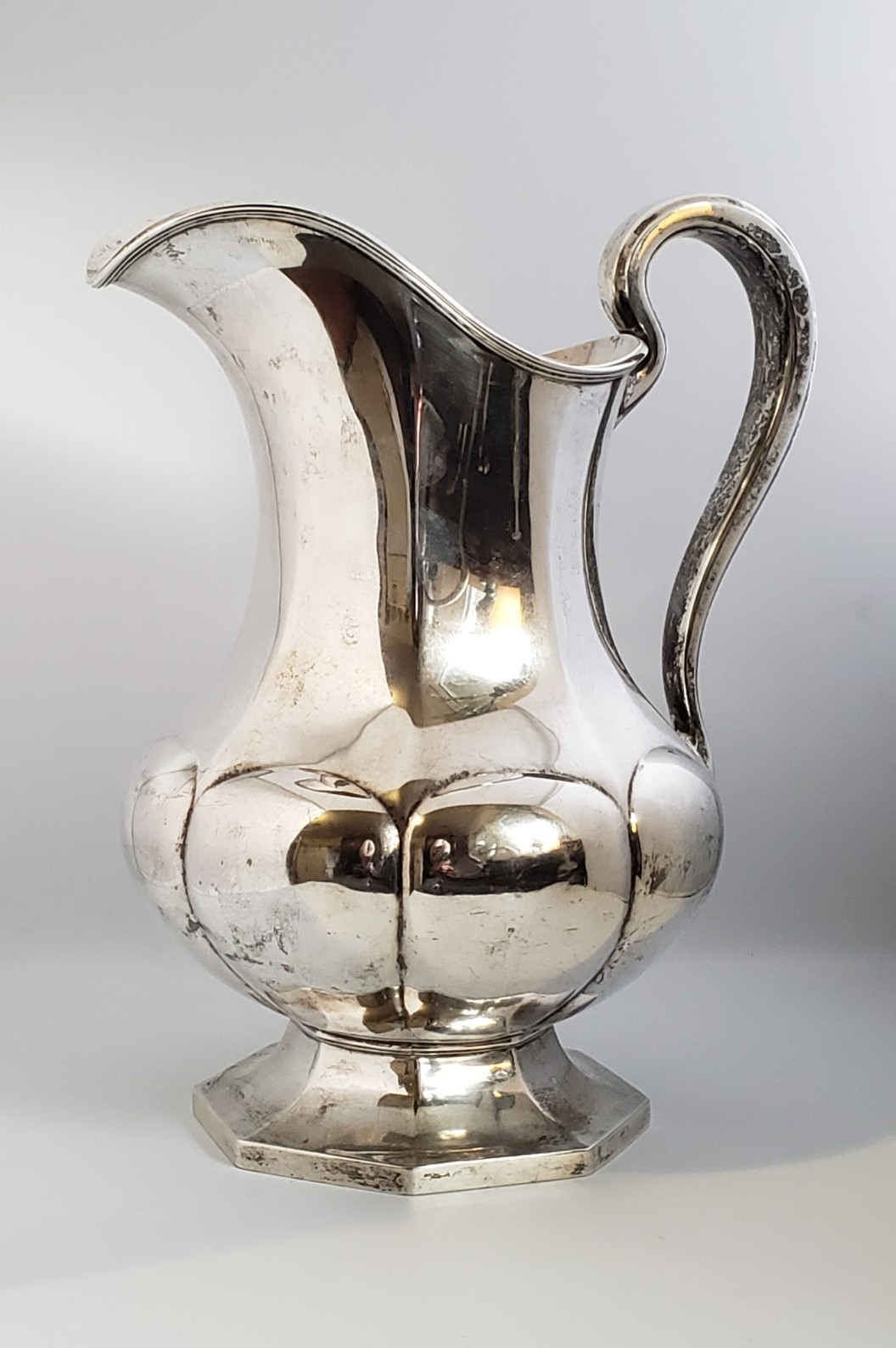 STERLING SILVER Water Pitcher Reed & Barton 1021 grams 10″high x 8.5″/ 2lb.4oz