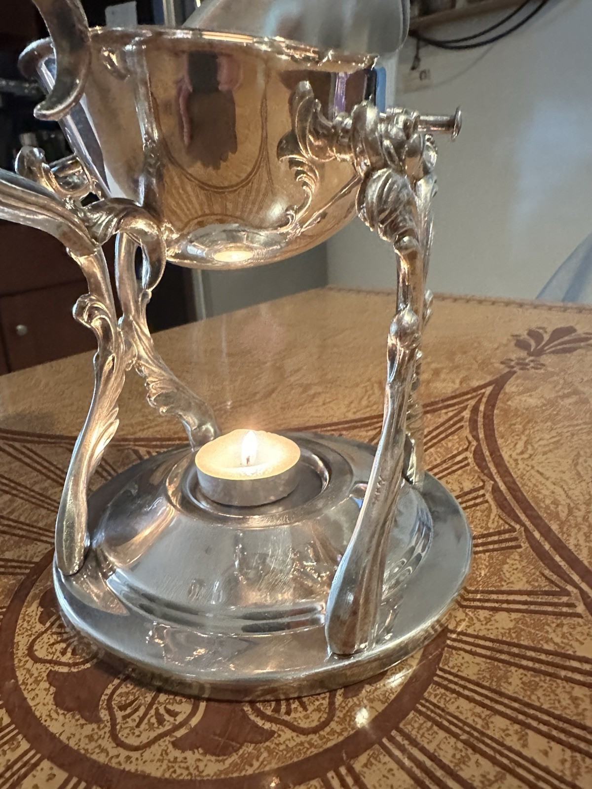 Vintage: Royal Limited Silver Plate Tilting Gravy Boat with Warmer