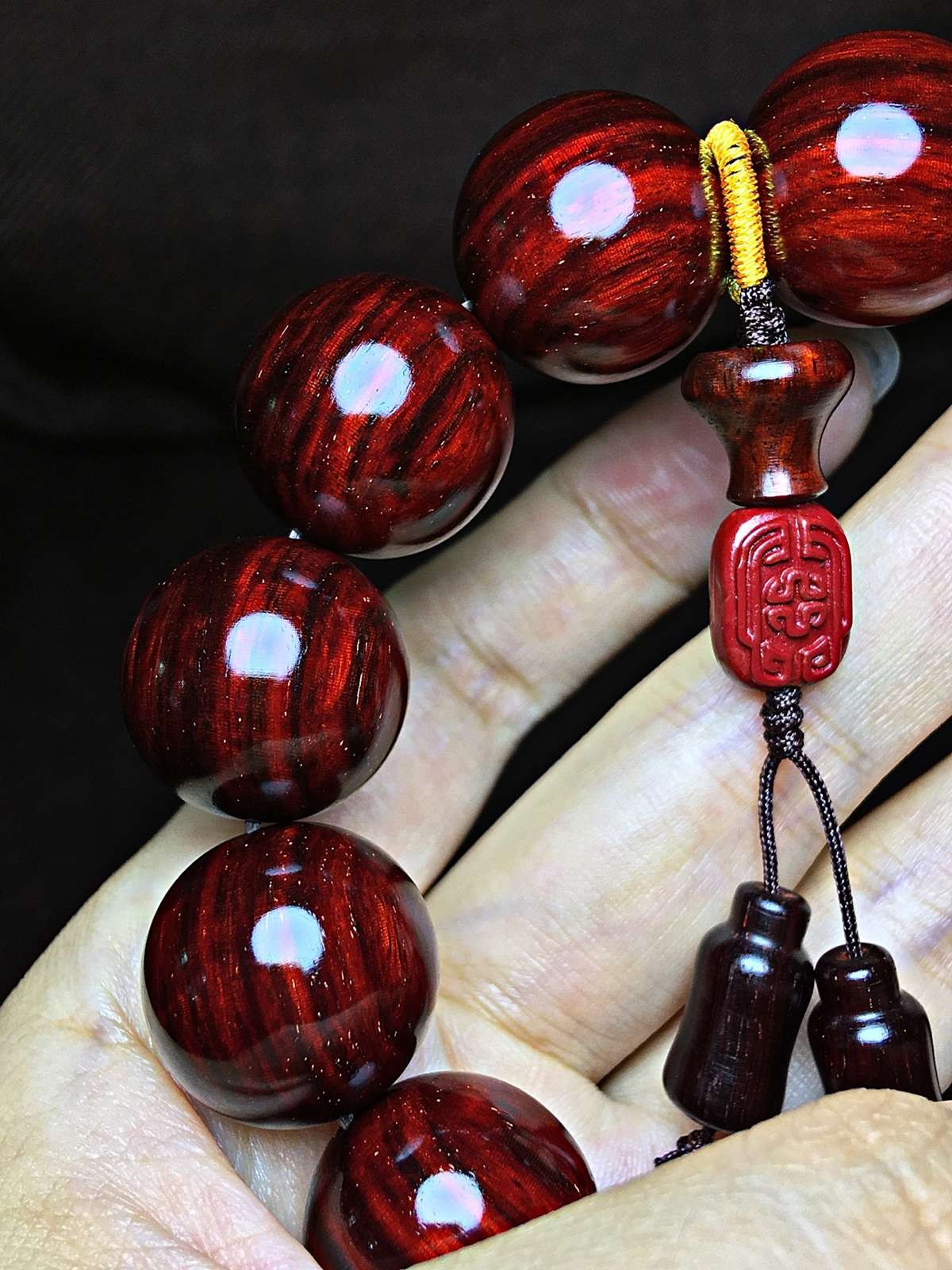 18mm Chinese Natural Small Leaf Red Sandalwood Handmade Exquisite Bracelets 7197