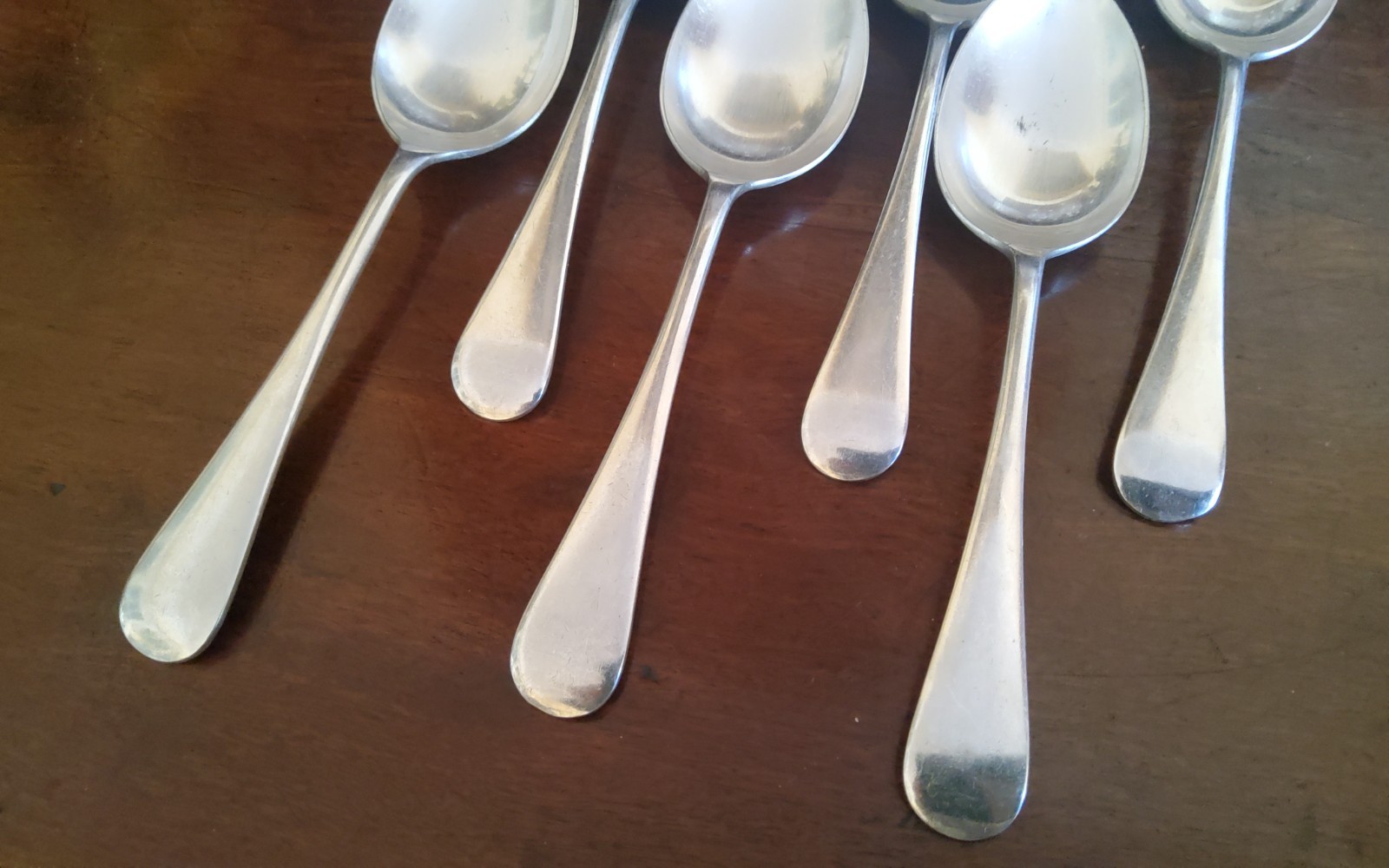 6 x Vintage Old English Pattern Silver Plated spoons, 17.5 cm