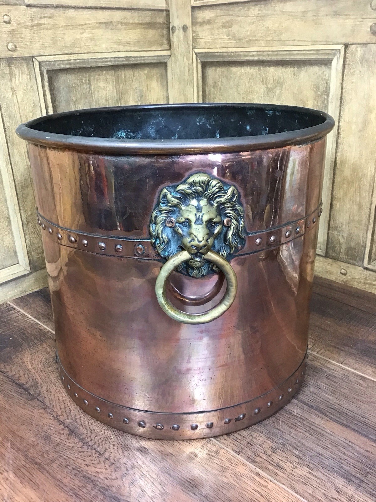 ANTIQUE RIVETED COPPER & BRASS PLANTER COAL BUCKET WITH LIONS HEAD HANDLES 19thC
