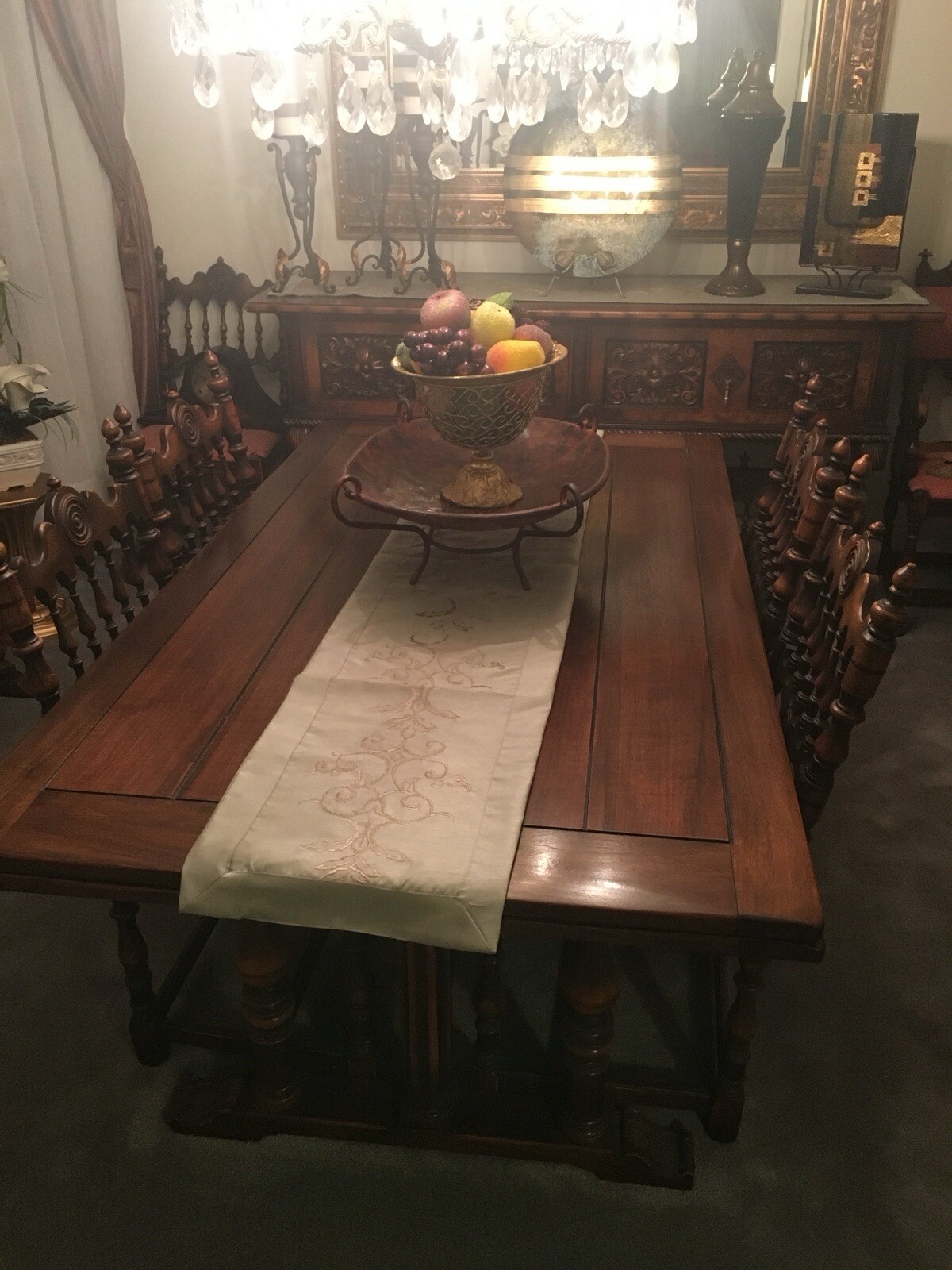 Berkey & Gay Hand Carved Rennaisance Style 10pc All Matching Dinning Set