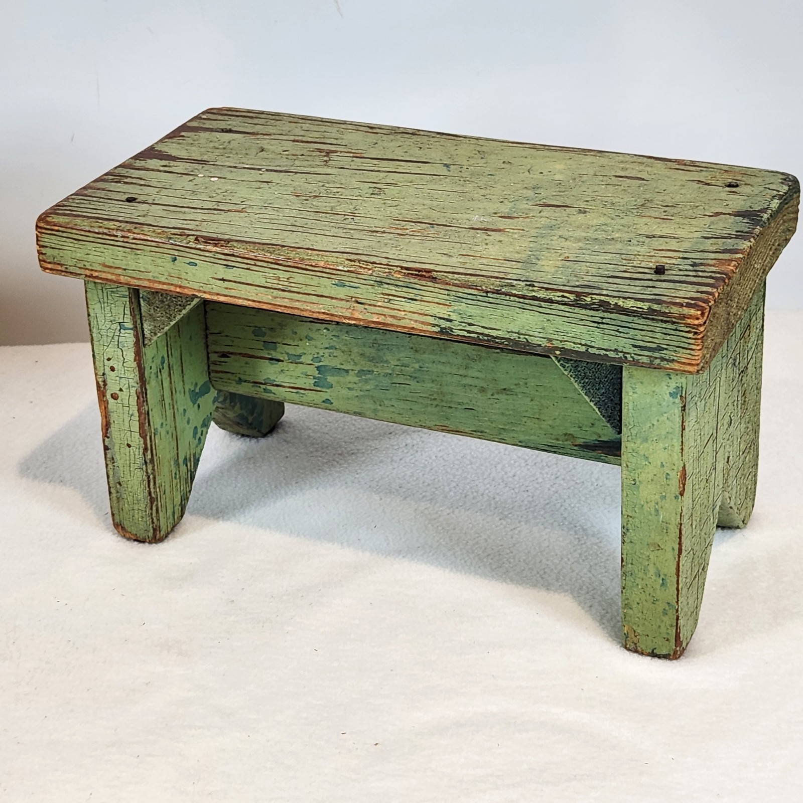 Primitive Small Wooden Footstool Bench Riser Green Chippy Paint Crazing RUSTIC