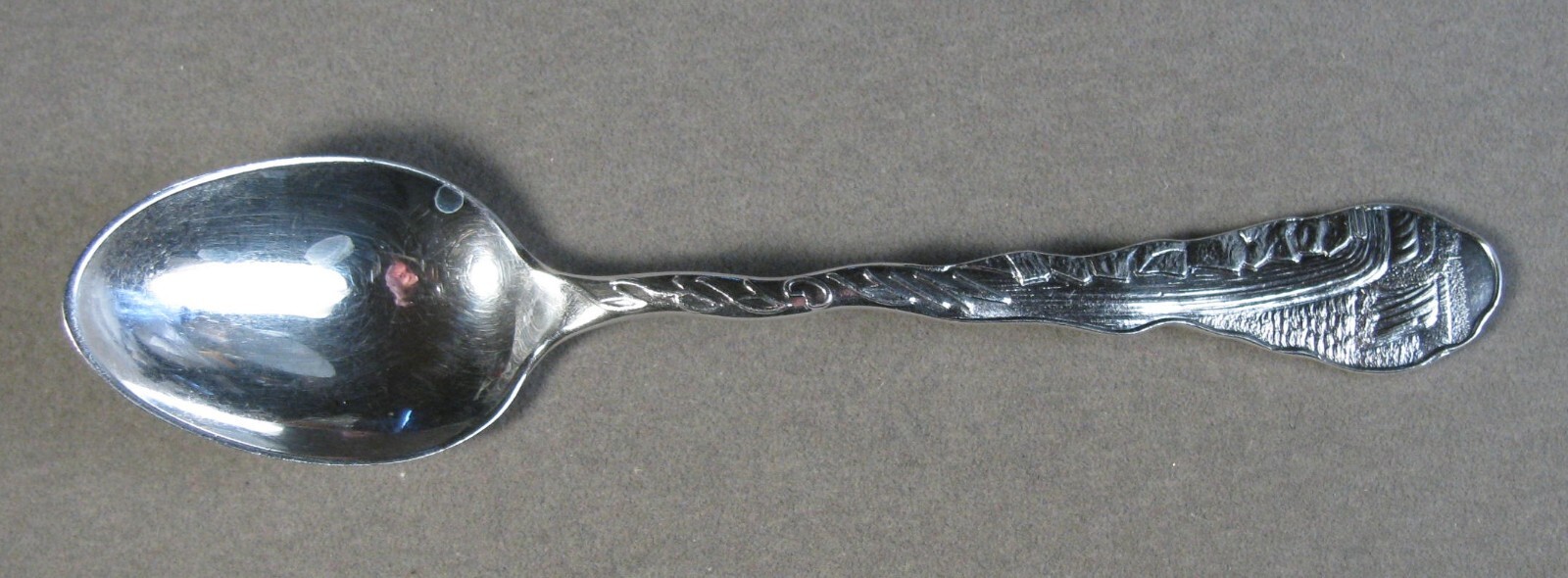 Vintage Sterling Silver NIAGARA FALLS Demitasse Souvenir Spoon 11g DURGIN #J4842